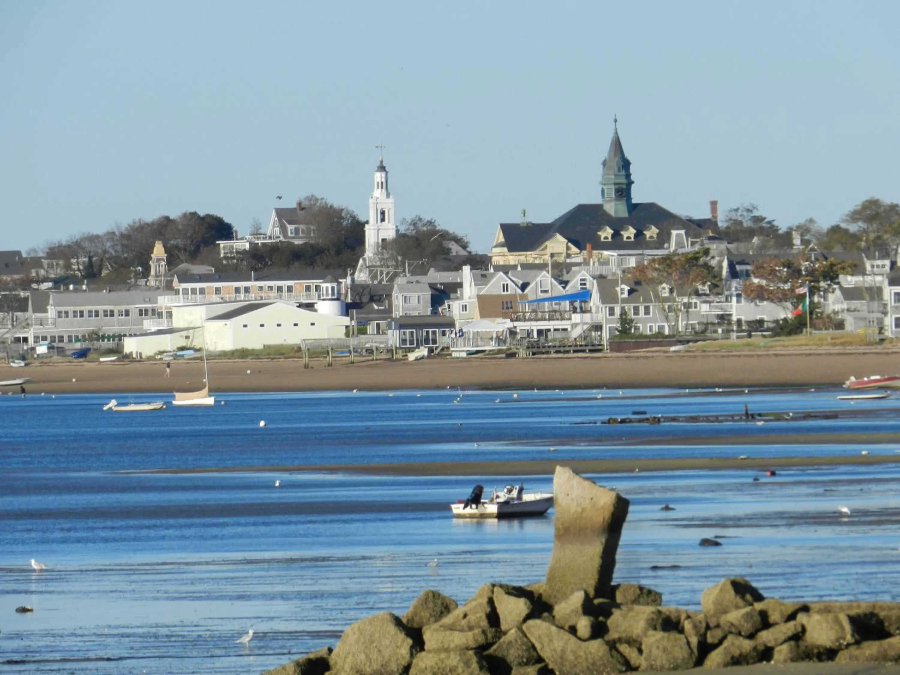 Day in Anchor Inn Beach House