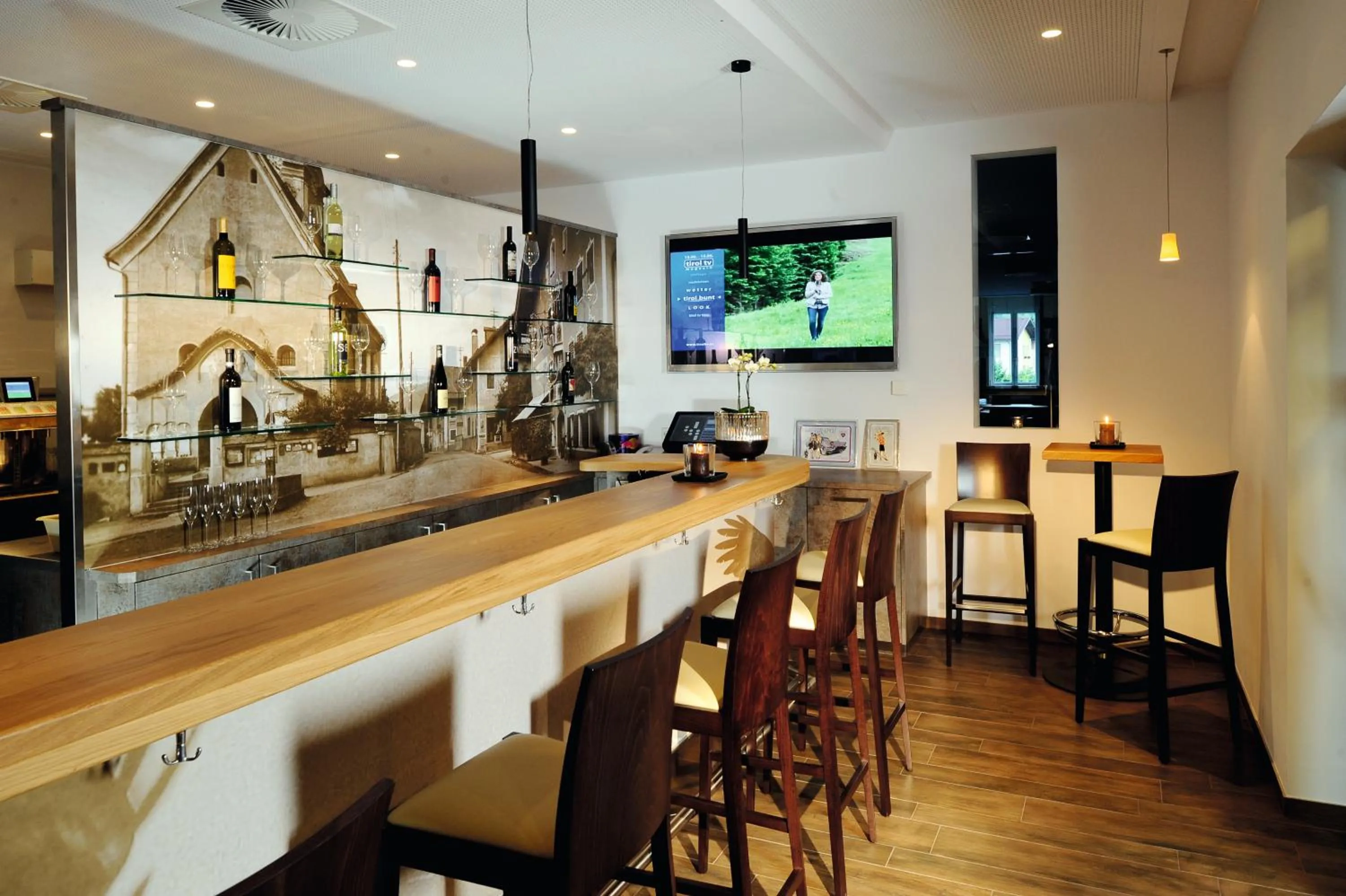 Lounge or bar in Hotel Goldener Adler Wattens