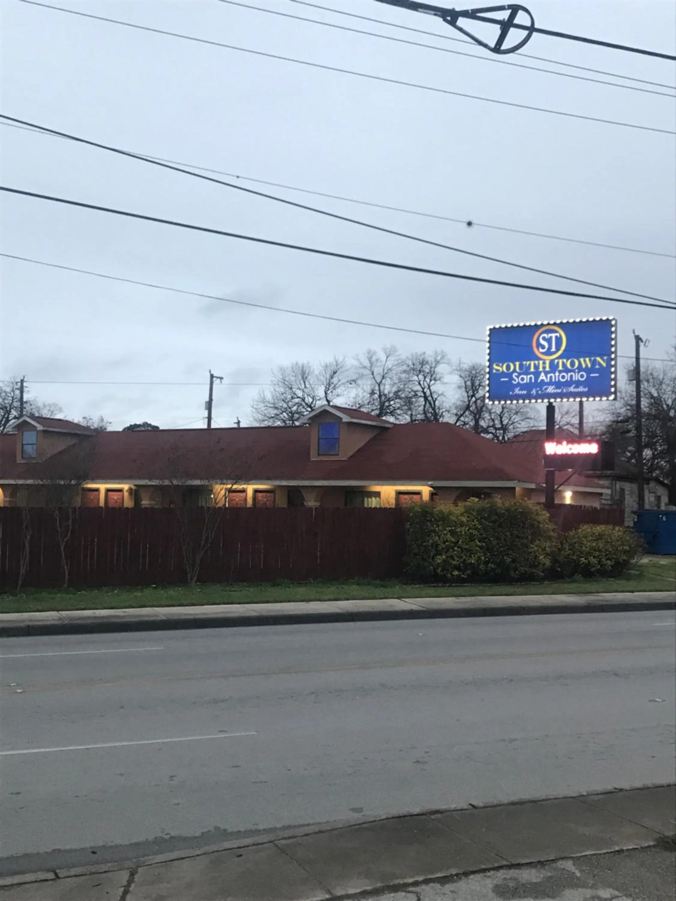 Property building in SouthTown S.A. Inn