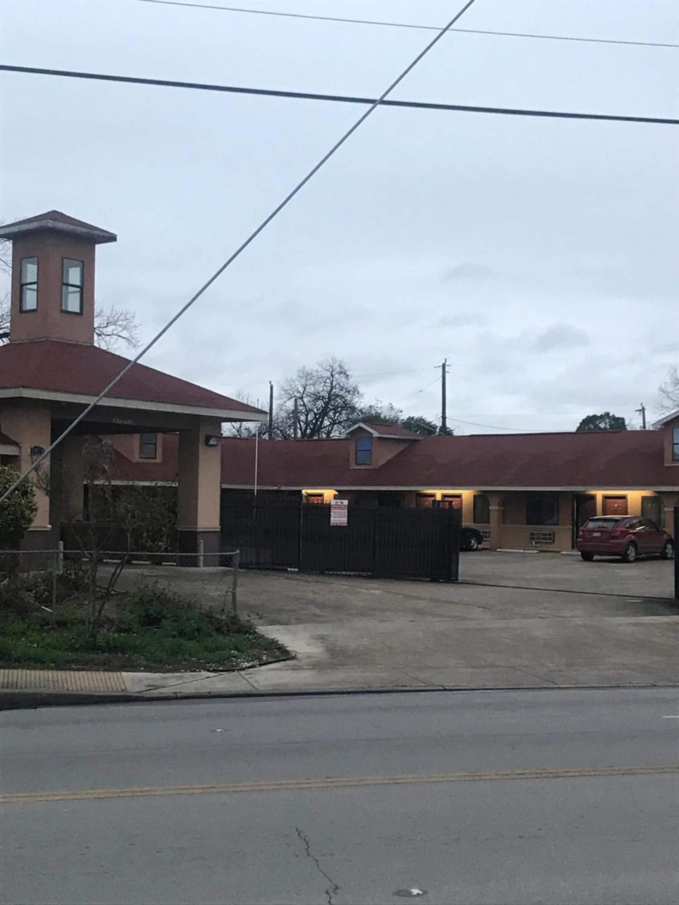 Property building in SouthTown S.A. Inn