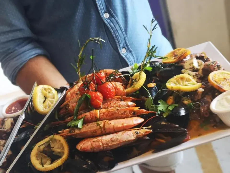 Restaurant/places to eat in Ambassador Hotel Restaurant/places to eat in Ambassador Hotel