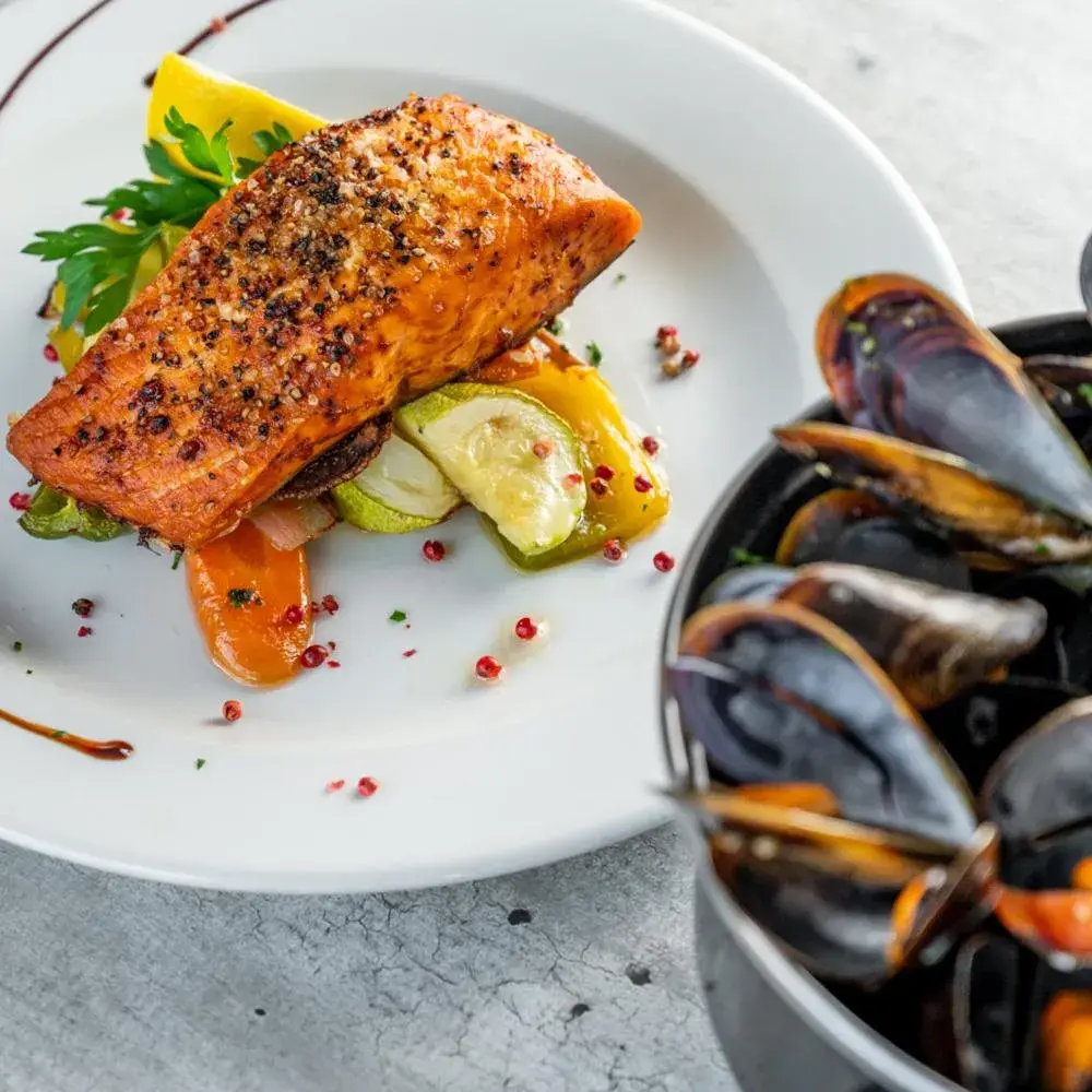 Restaurant/places to eat in Ambassador Hotel Restaurant/places to eat in Ambassador Hotel