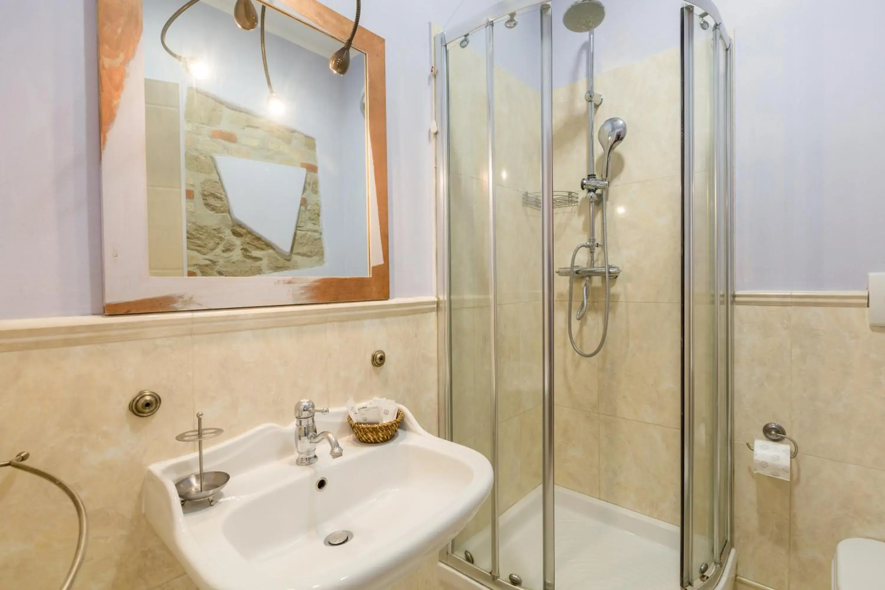 Toilet in Suites Piazza Del Popolo Toilet in Suites Piazza Del Popolo