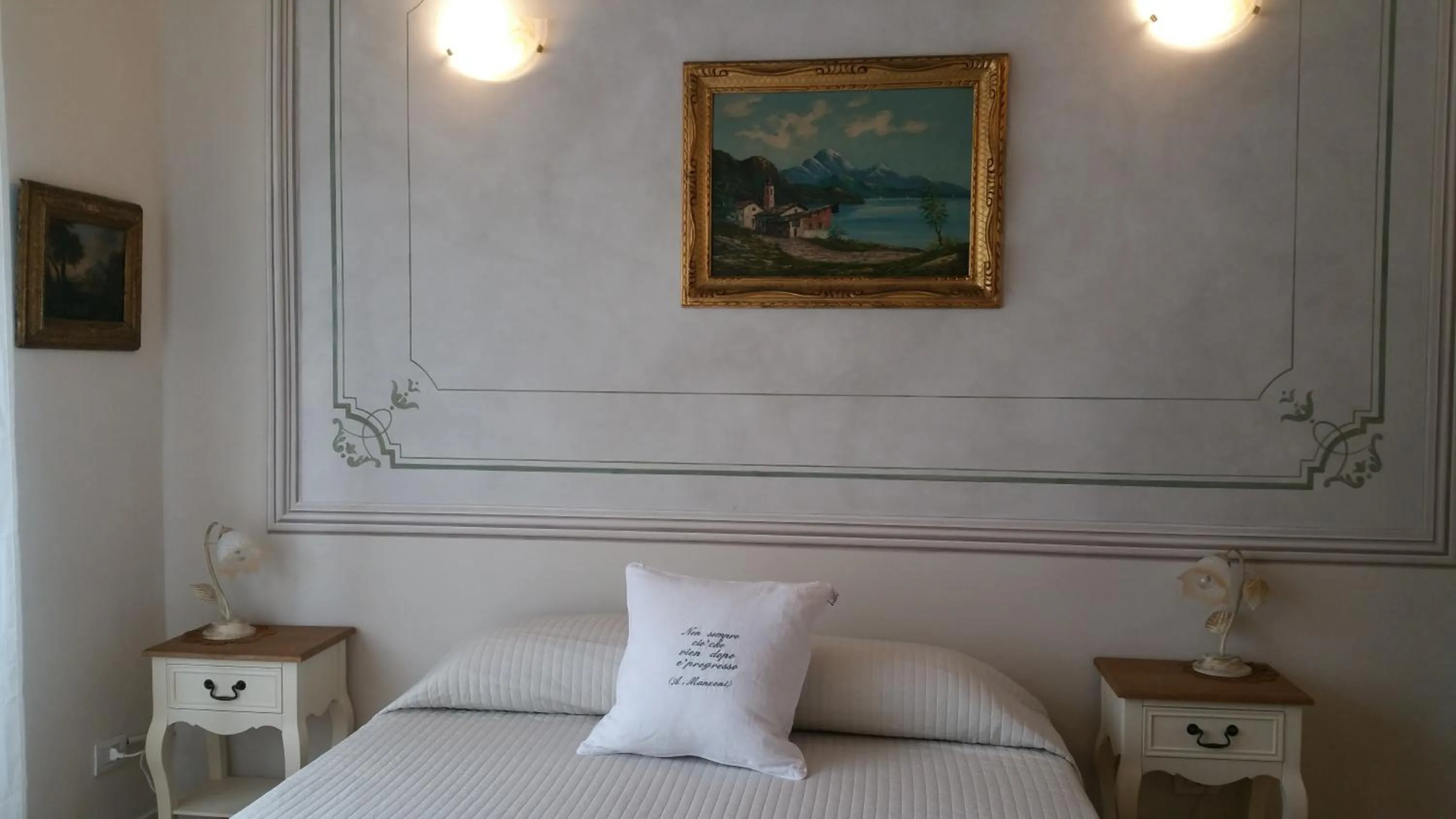 Photo of the whole room, Bed in Suites Piazza Del Popolo