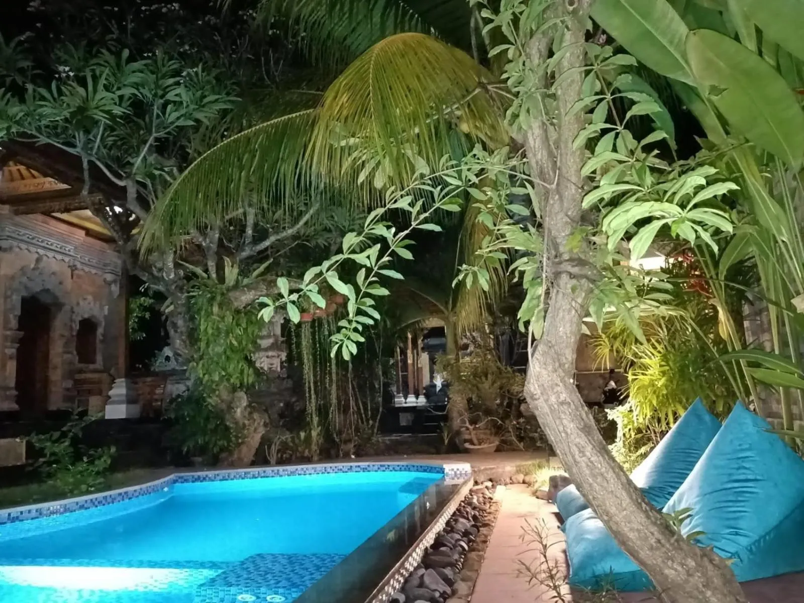 Swimming pool in Green Palace Homestay