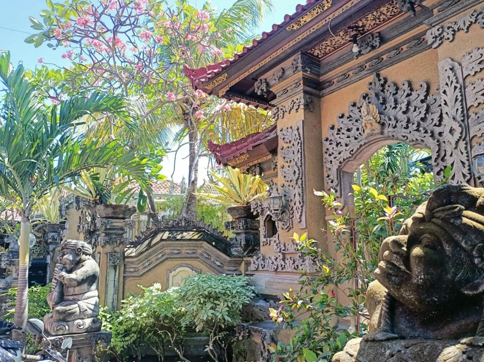 Facade/entrance in Green Palace Homestay