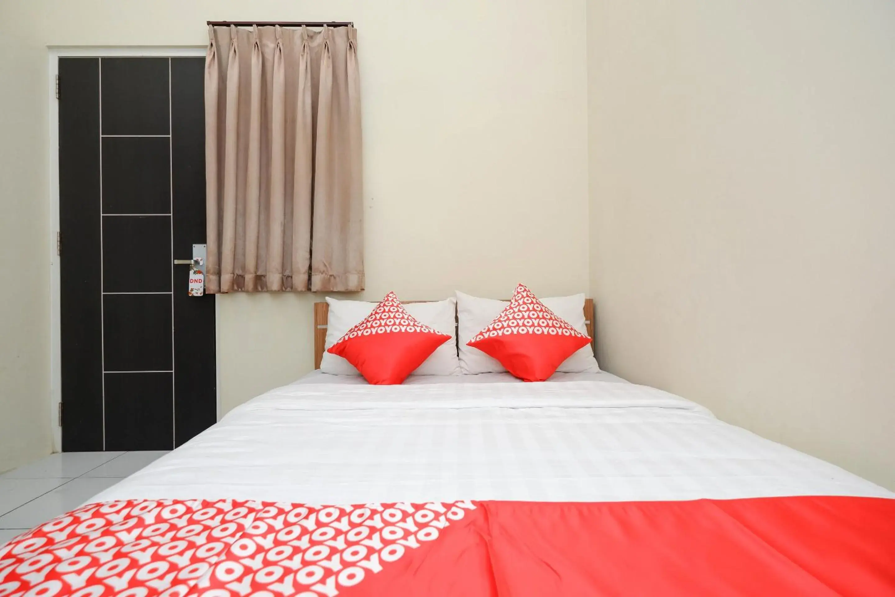 Bedroom, Bed in OYO 1250 Unta Residence