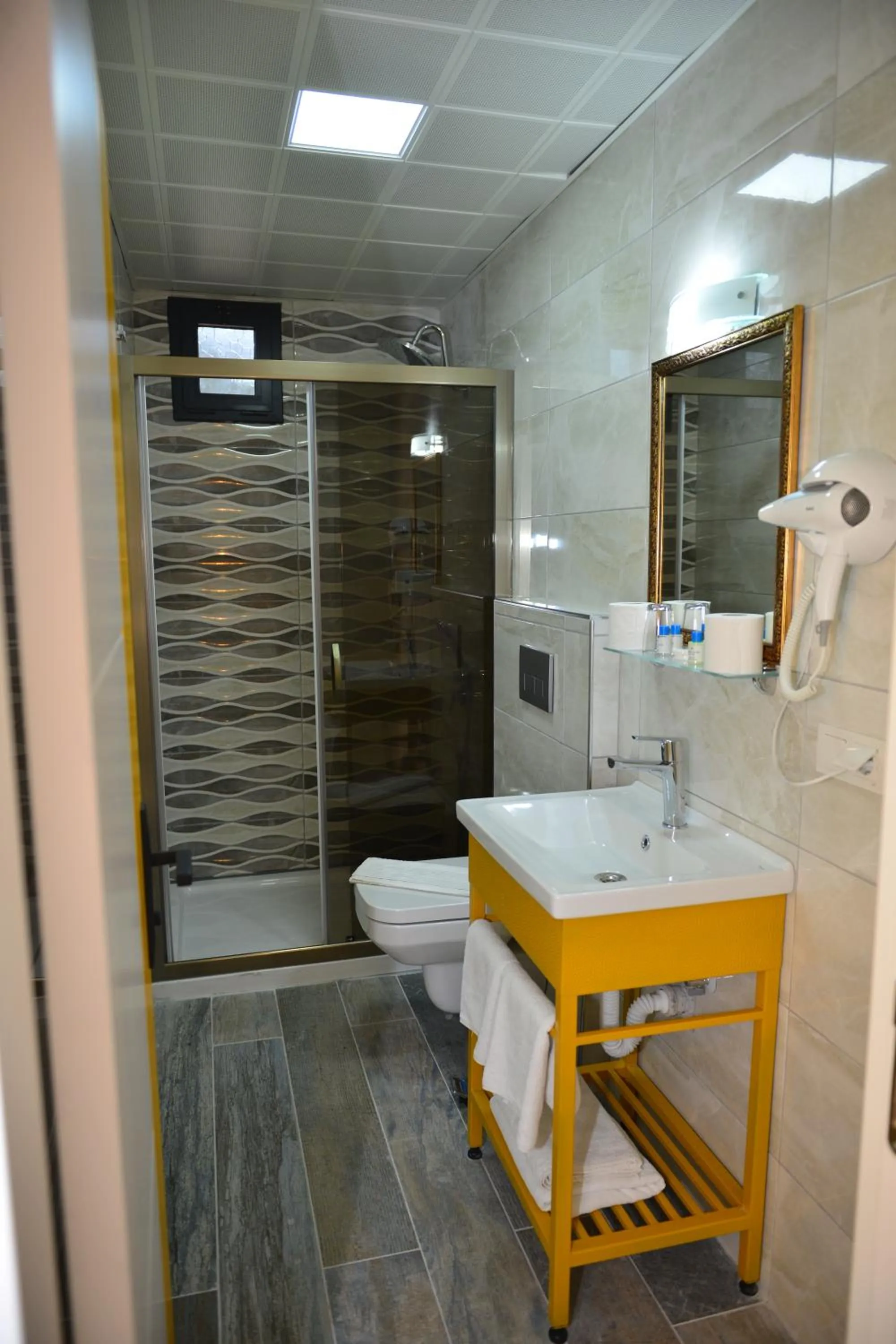 Shower in Yade Luxe Hotel