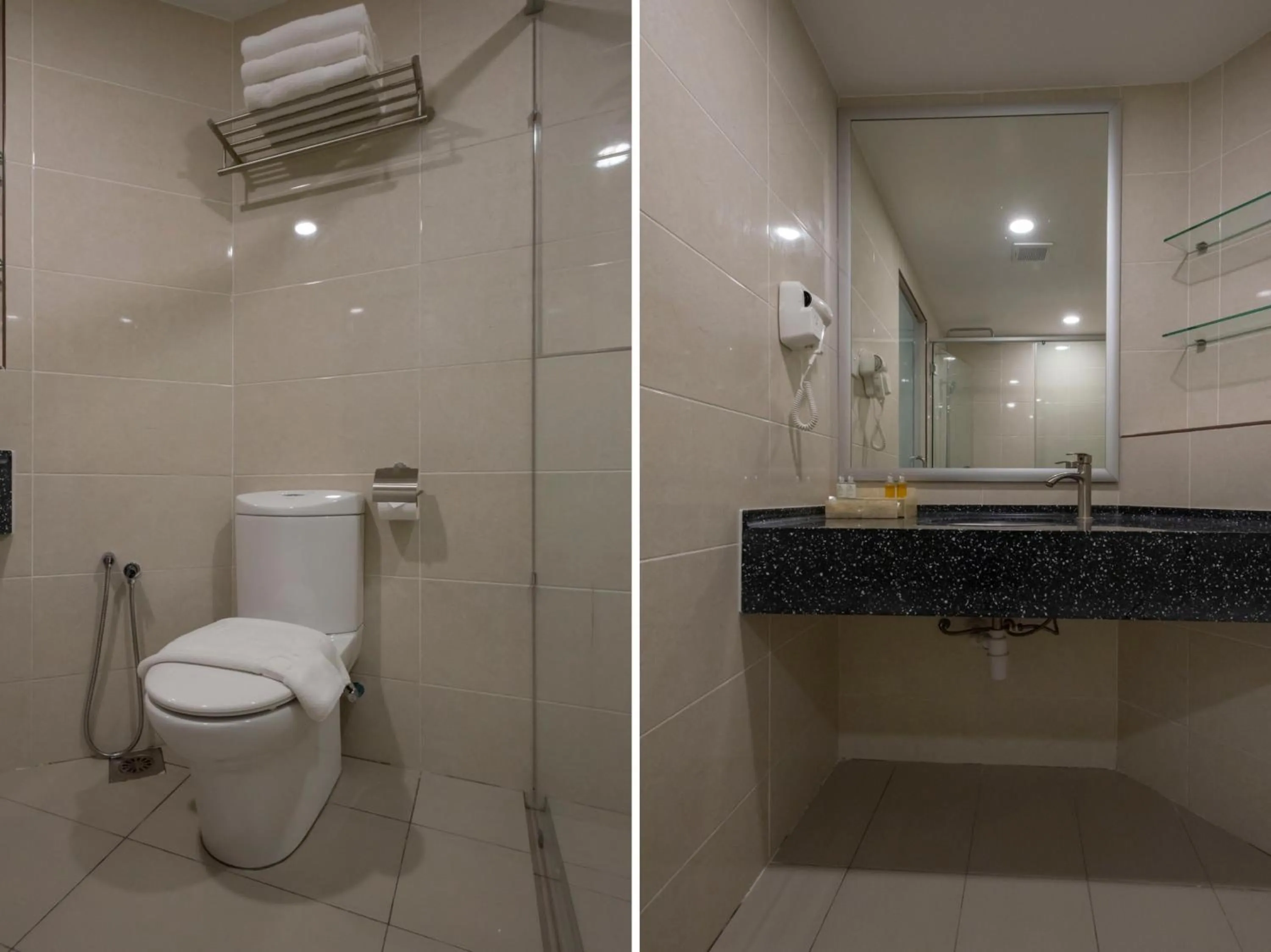 Bathroom in Hotel Holmes Gp