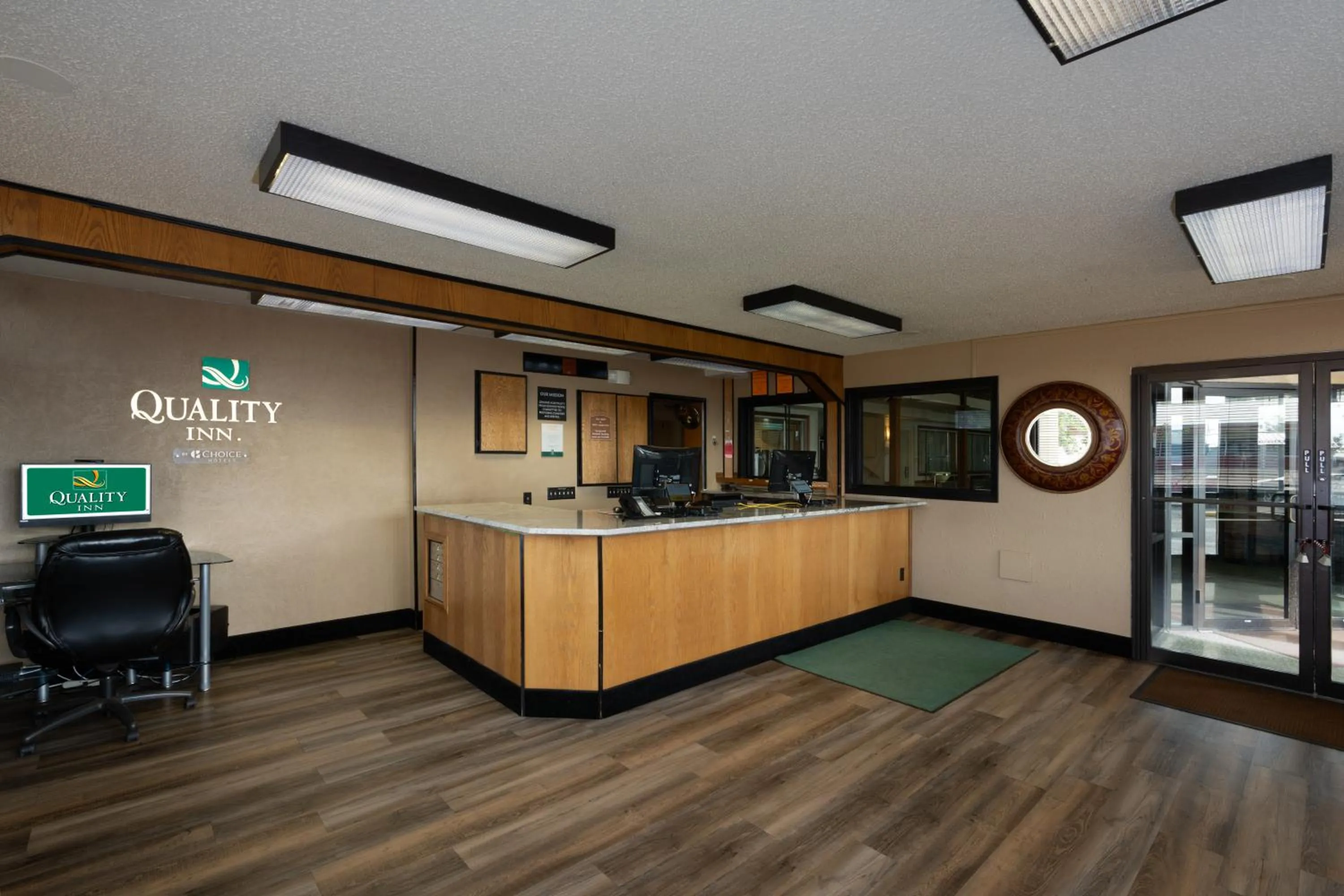 Lobby or reception in Quality Inn