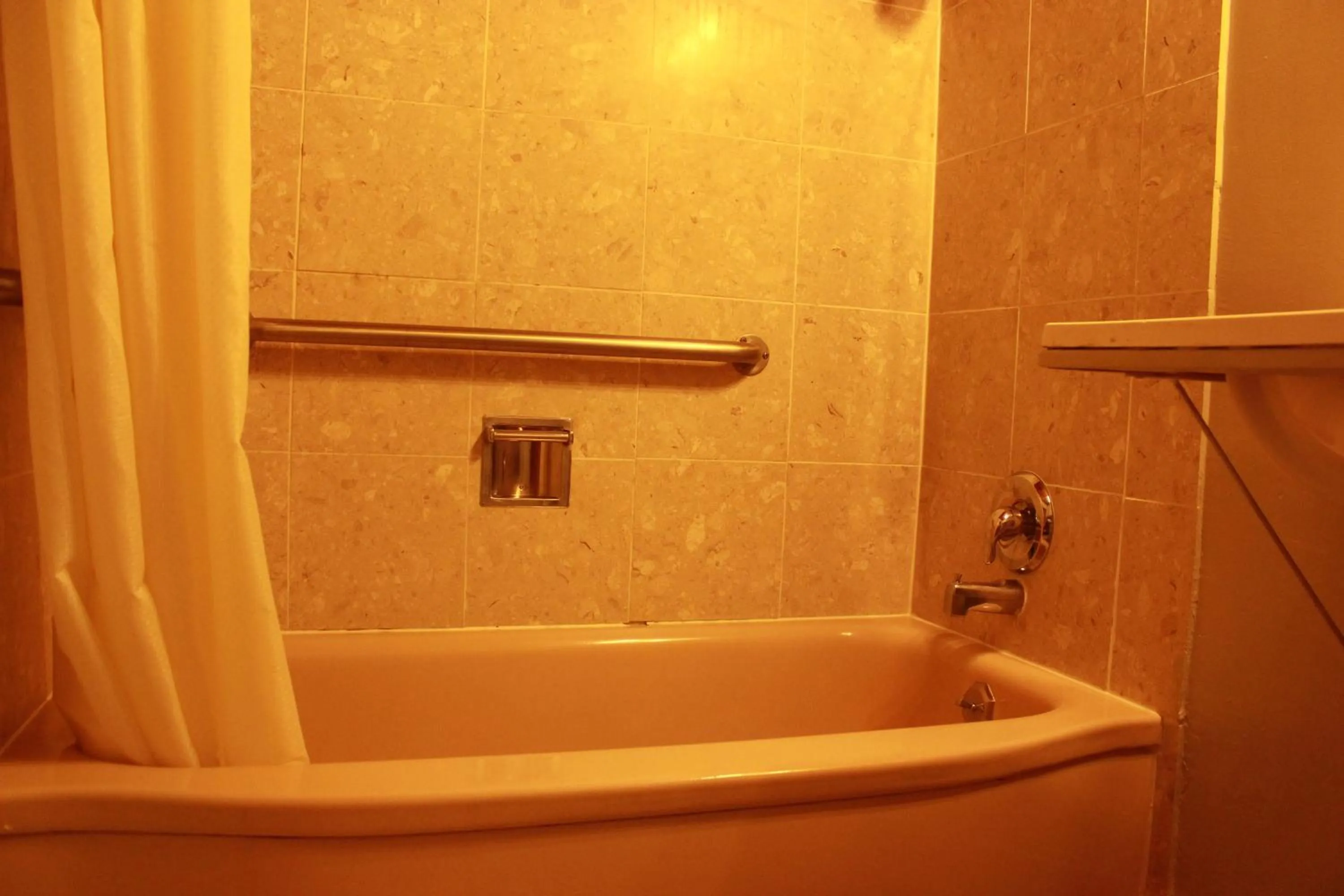 Bathroom in Budget Inn -Yreka