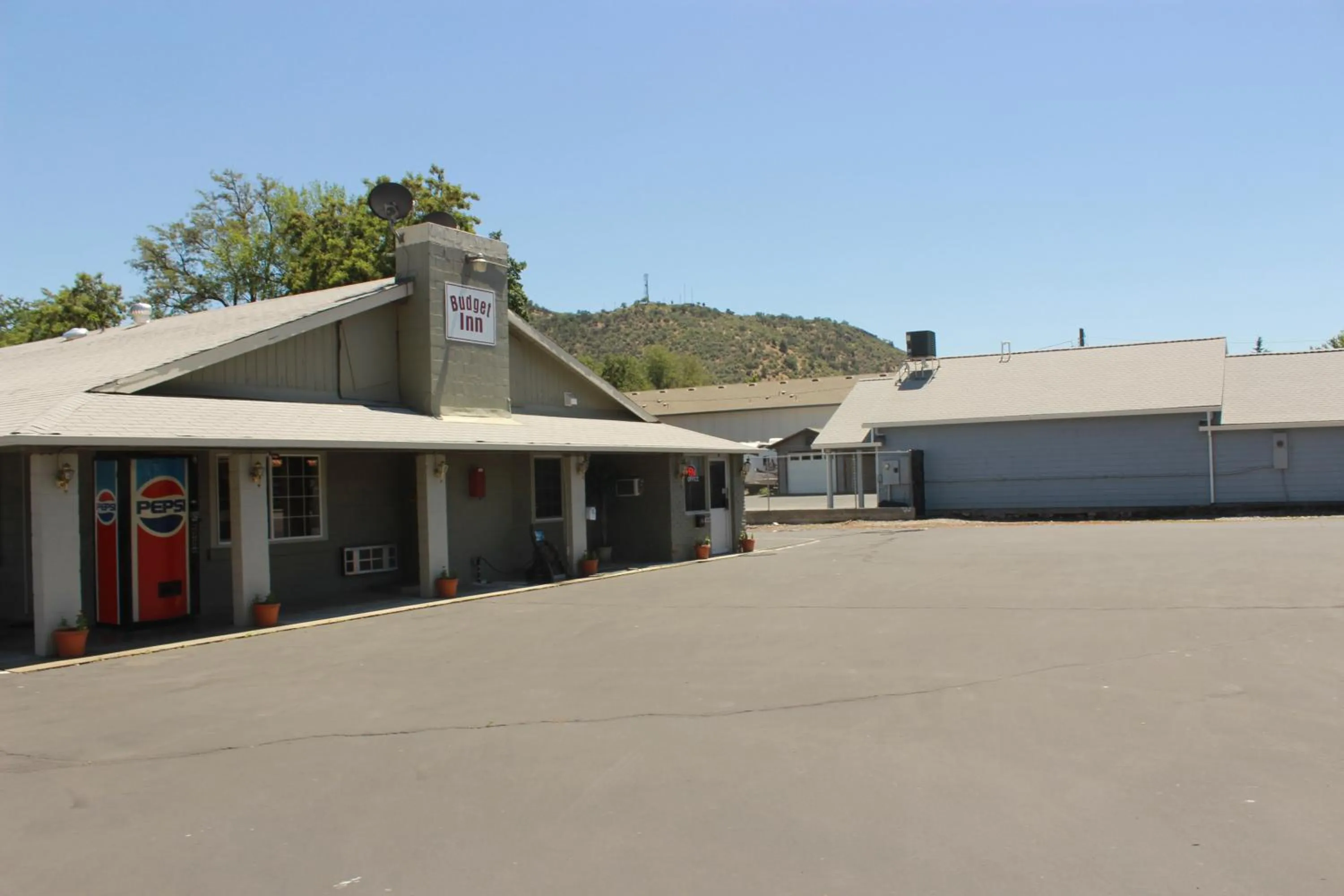 Day in Budget Inn -Yreka