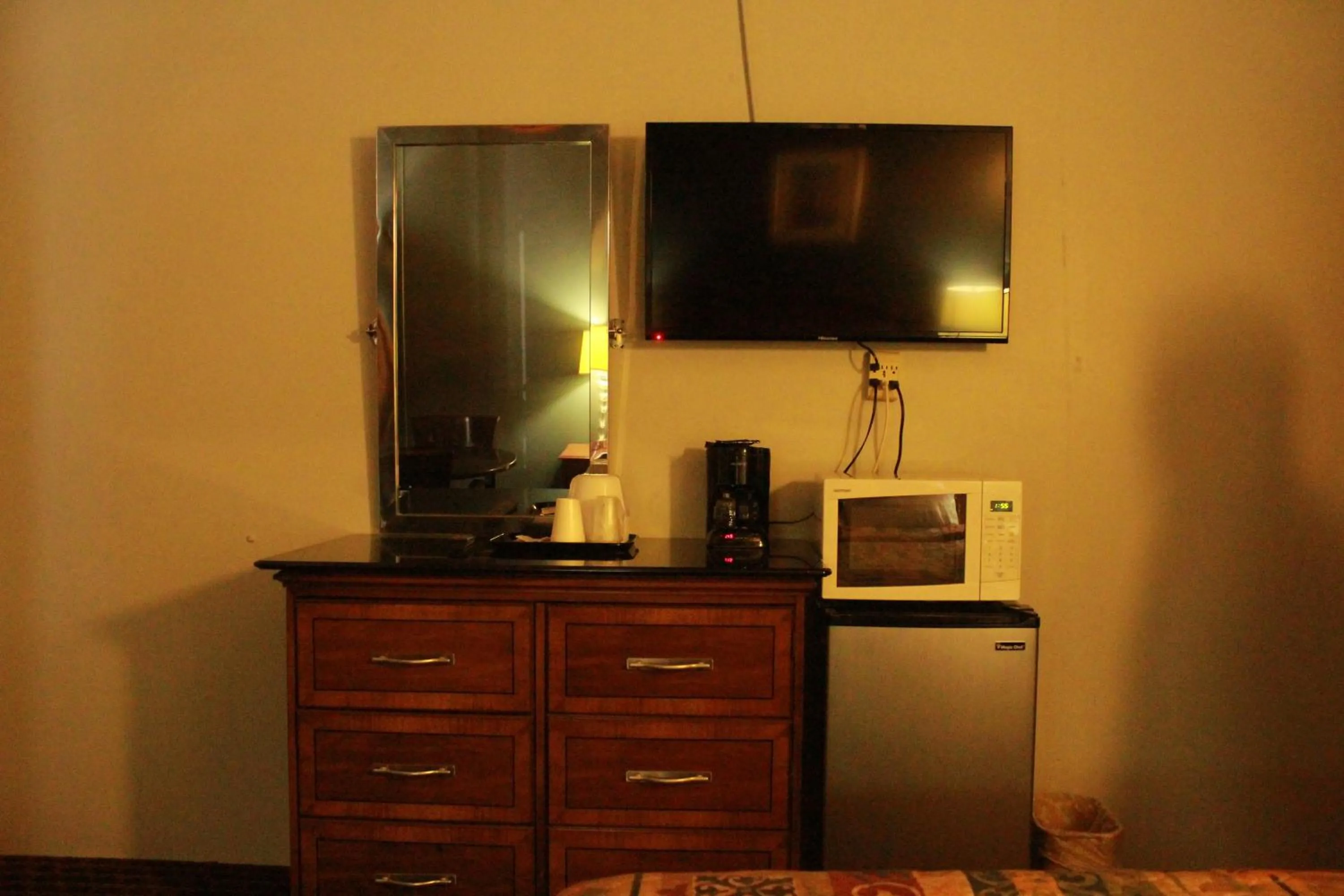 Decorative detail in Budget Inn -Yreka