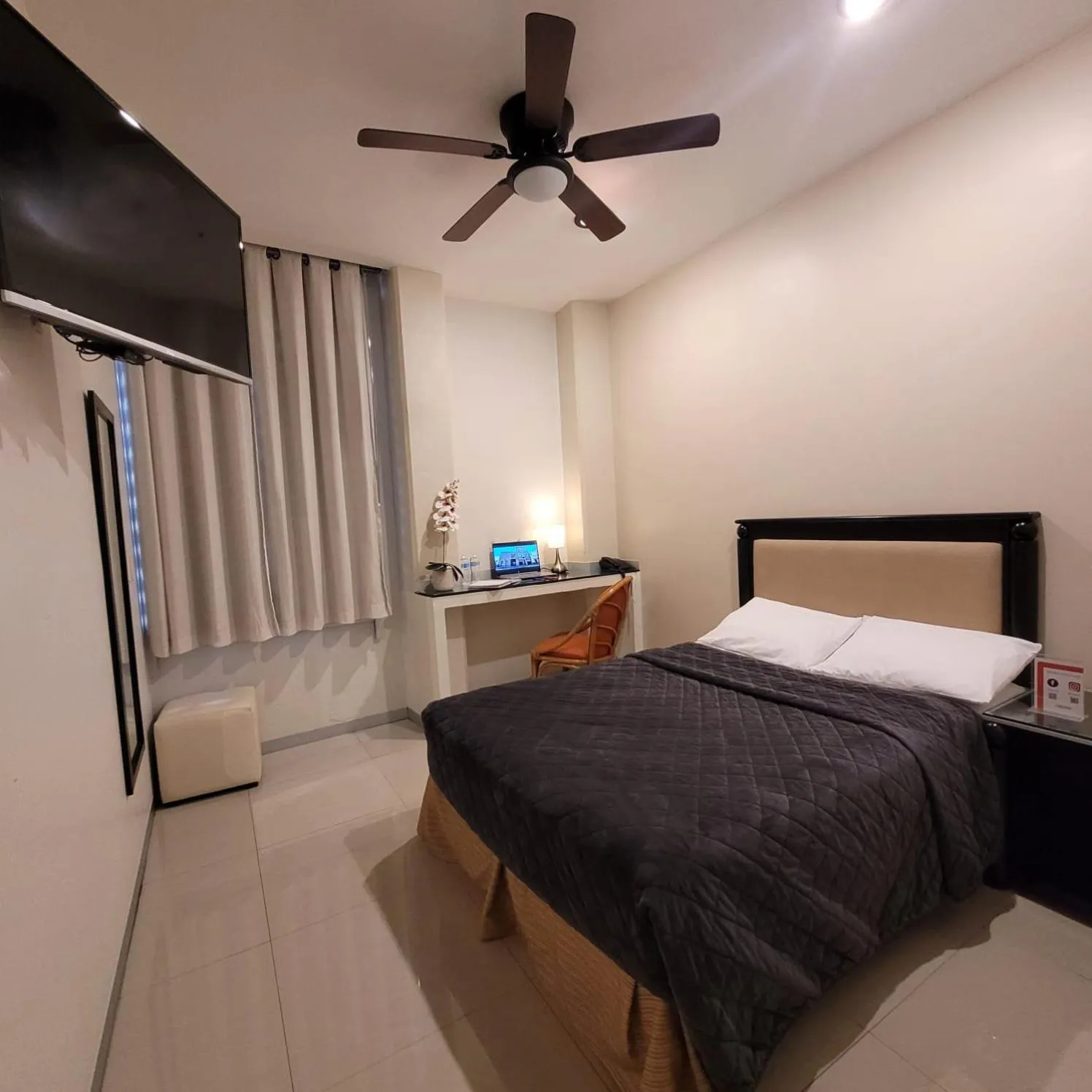 TV and multimedia, Bed in Hotel CH