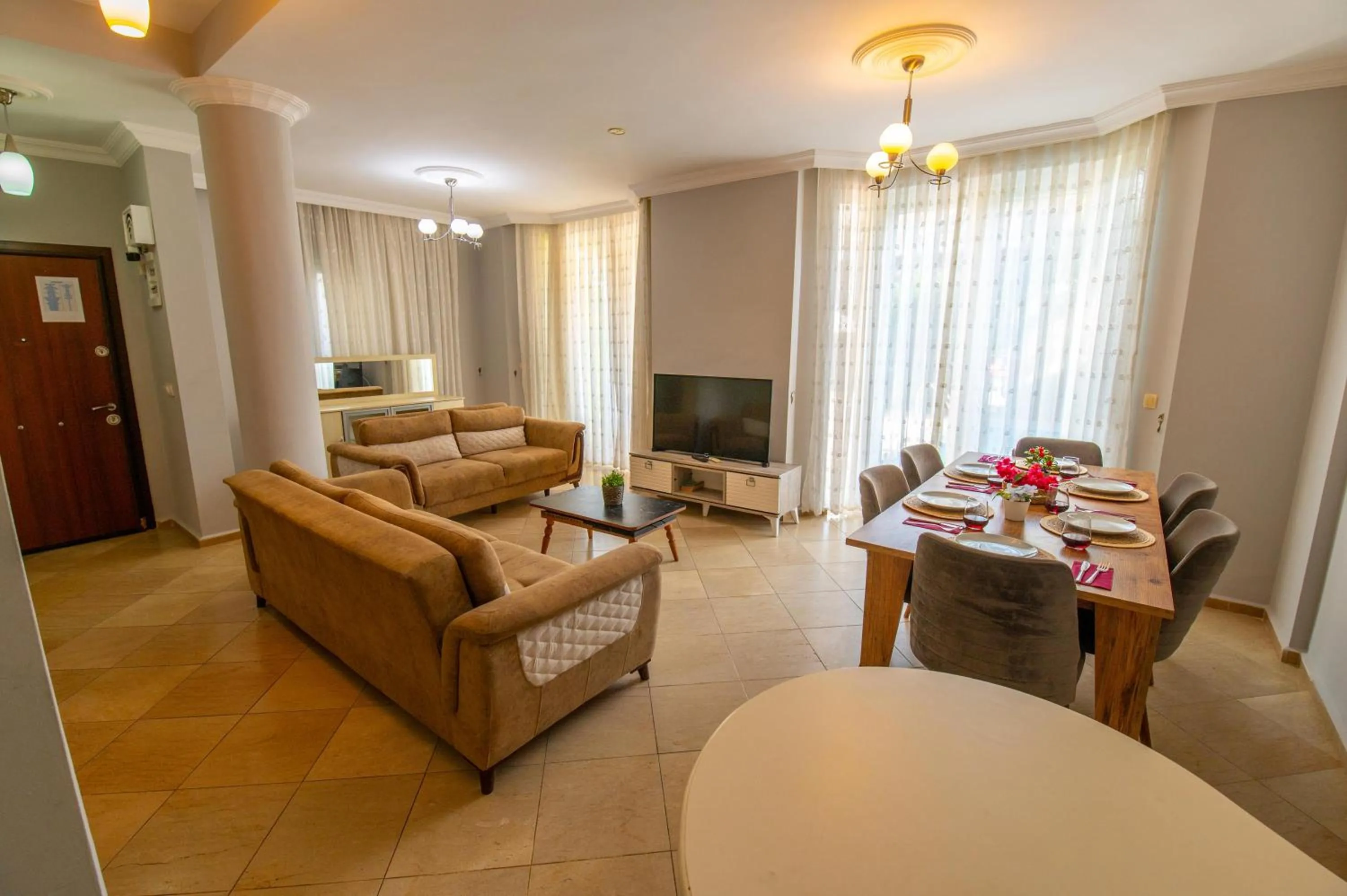 Communal lounge/ TV room in Sunset Beach Club Aqualettings Oyster 5