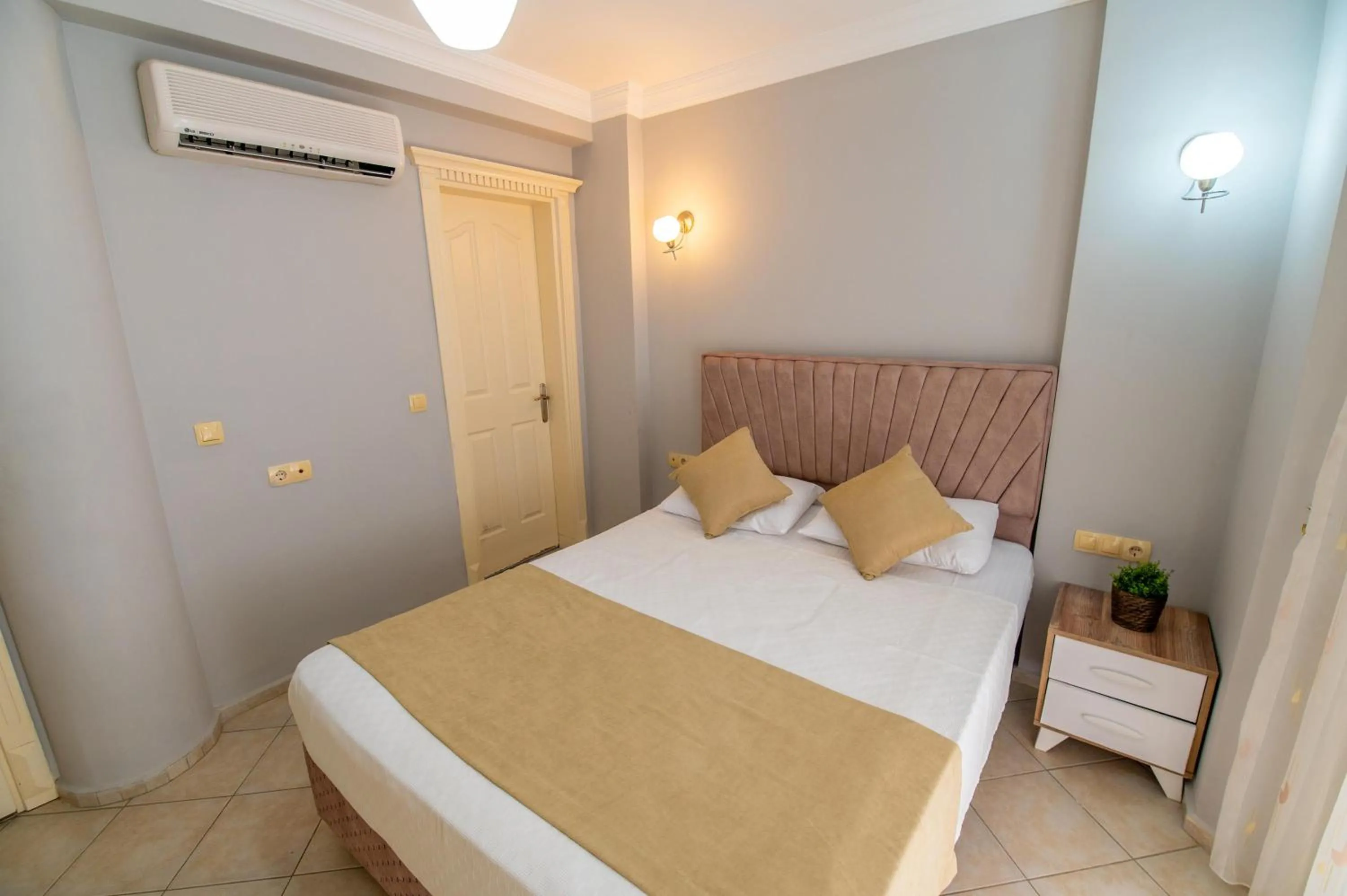 Bed in Sunset Beach Club Aqualettings Oyster 5