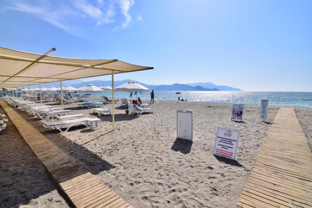 Beach in Sunset Beach Club Aqualettings Oyster 5