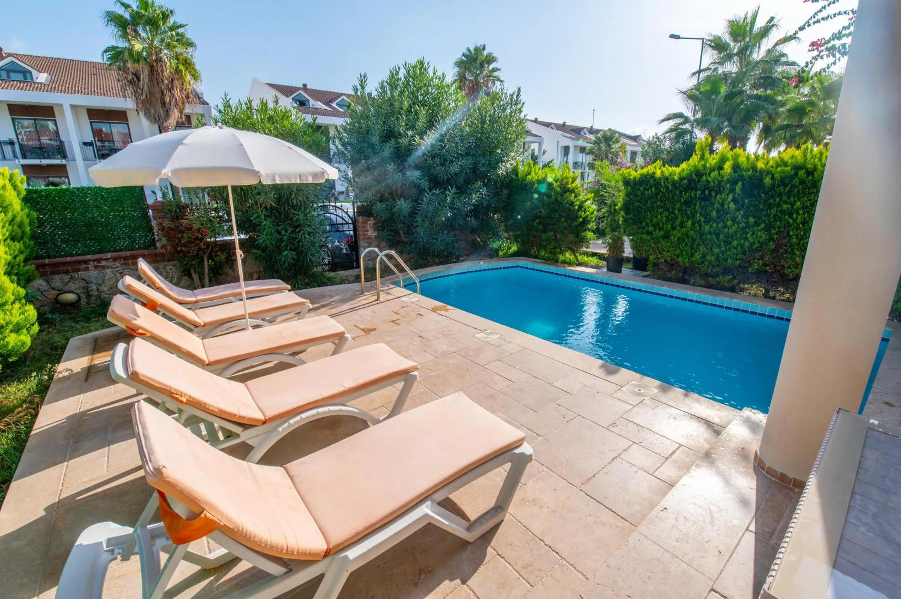 Property building in Sunset Beach Club Aqualettings Oyster 5