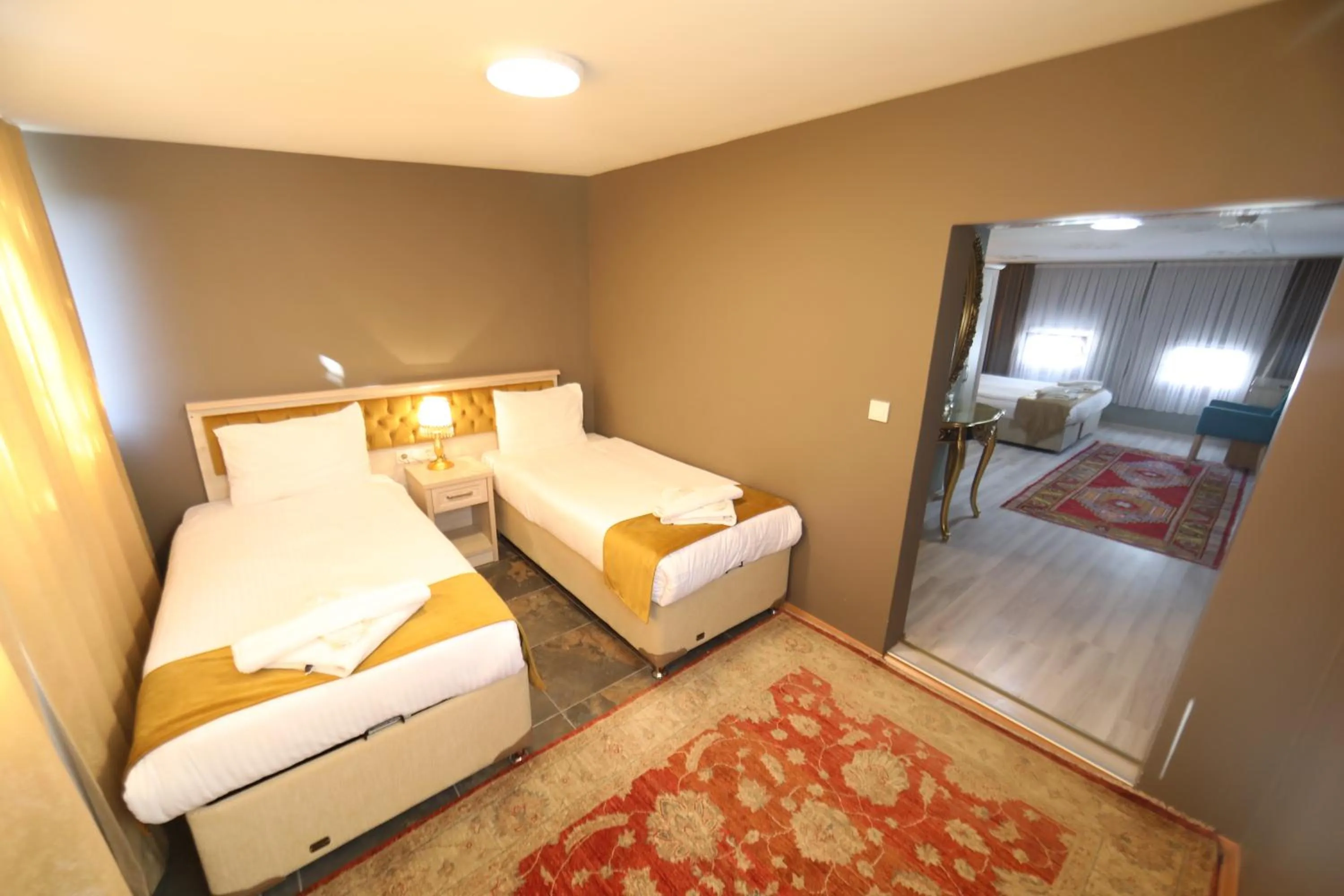 Bedroom, Bed in Sultans Royal Hotel