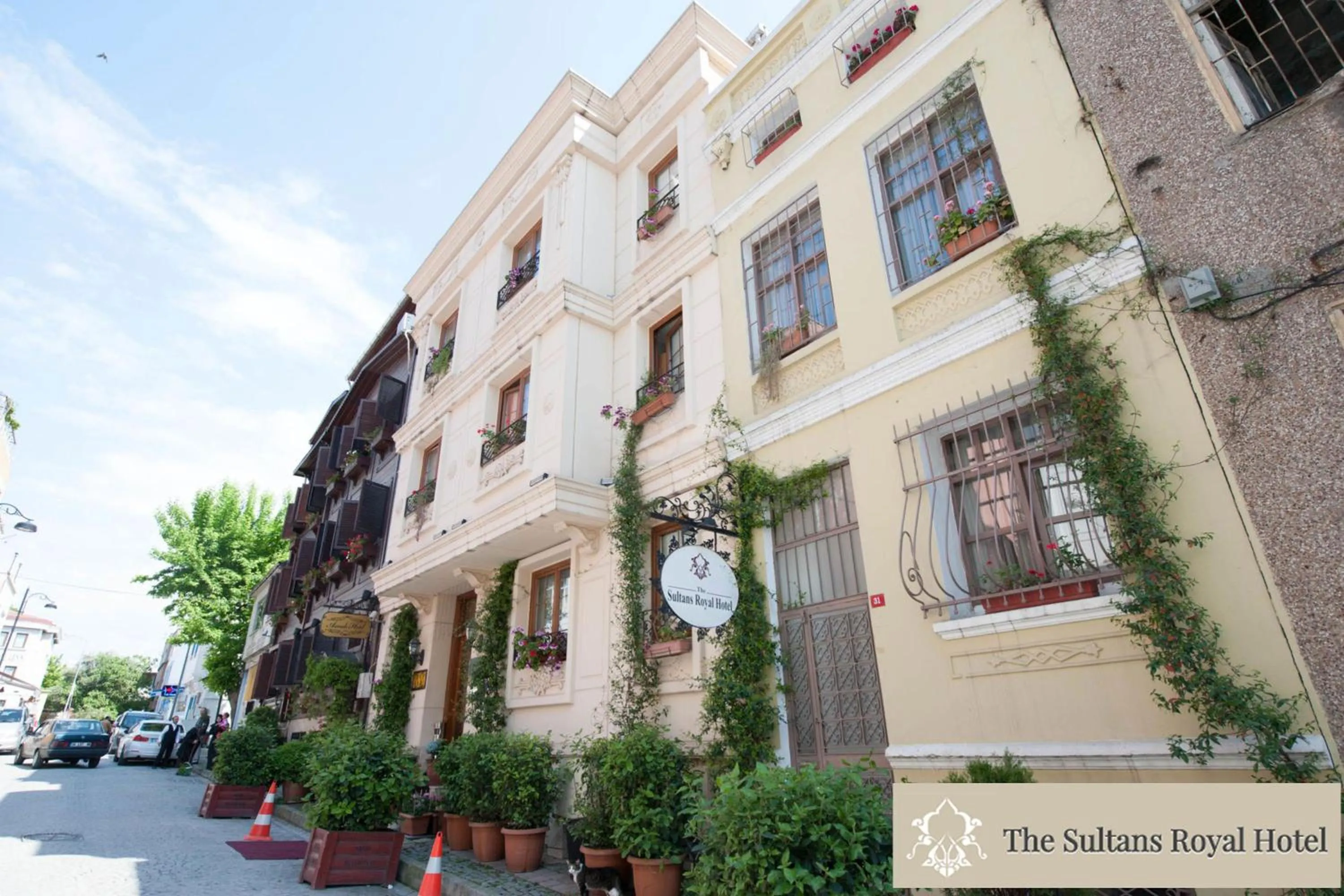 Facade/entrance in Sultans Royal Hotel