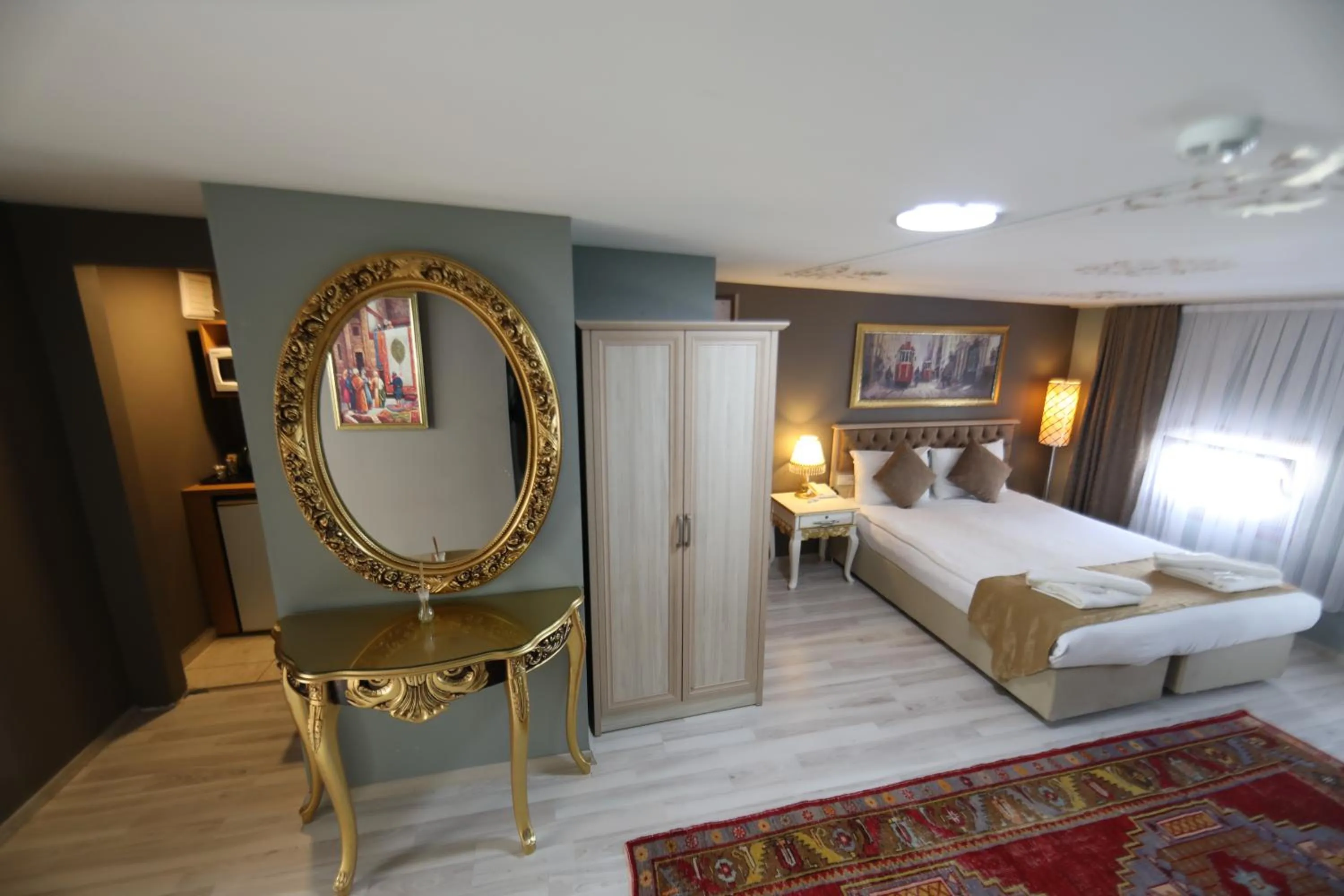 Bedroom, Bed in Sultans Royal Hotel