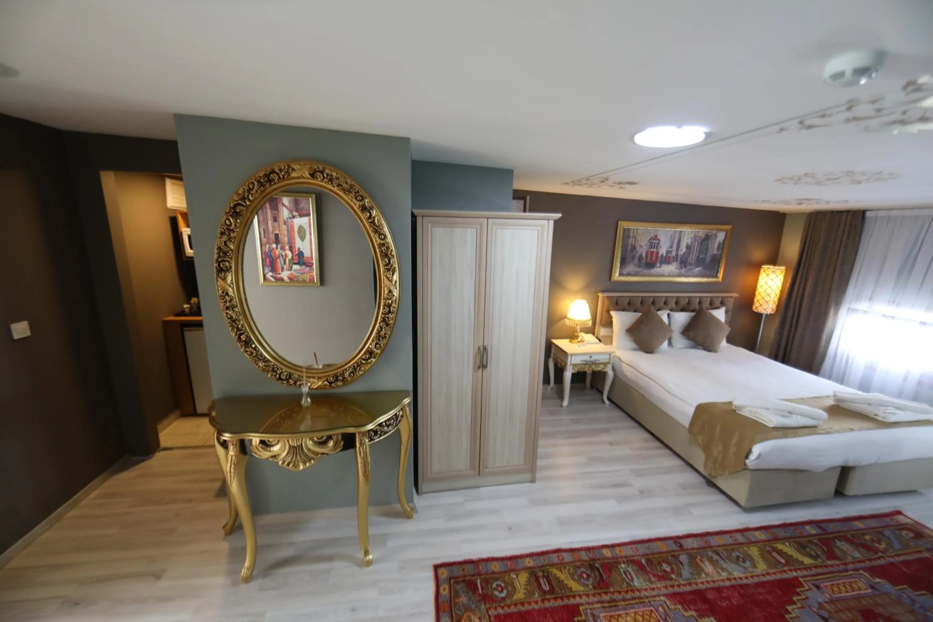 Bedroom, Bed in Sultans Royal Hotel