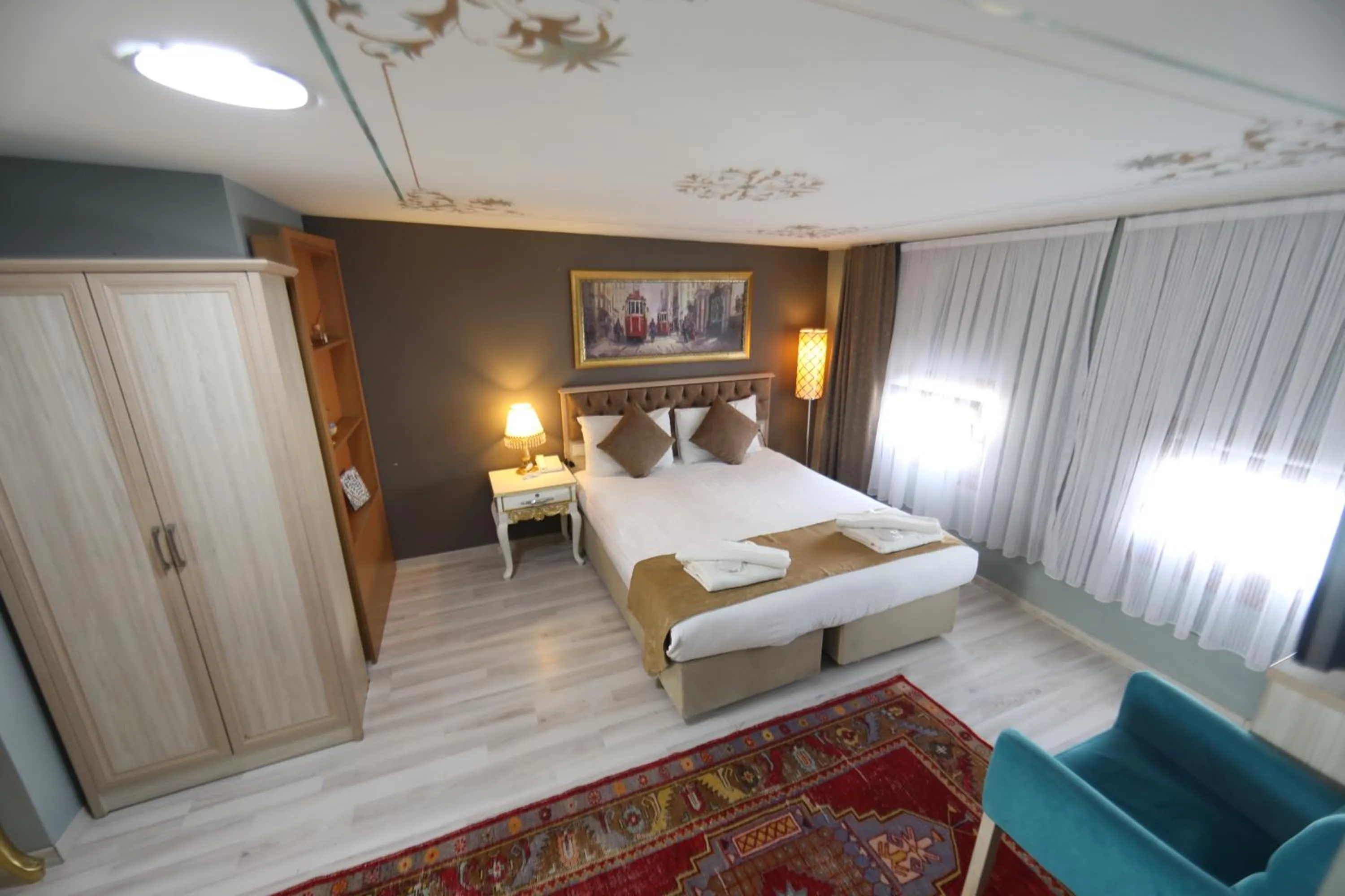Bedroom, Bed in Sultans Royal Hotel