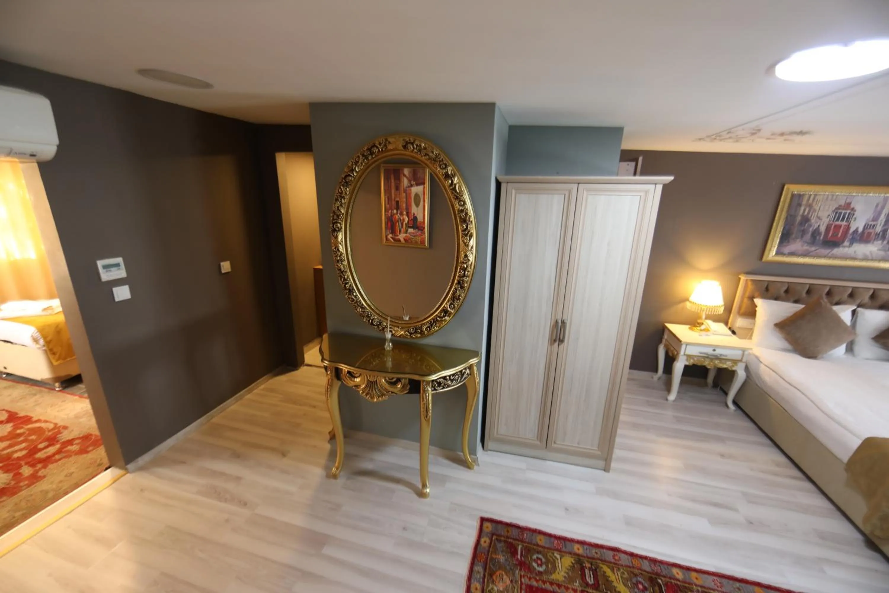 Bedroom, Bed in Sultans Royal Hotel