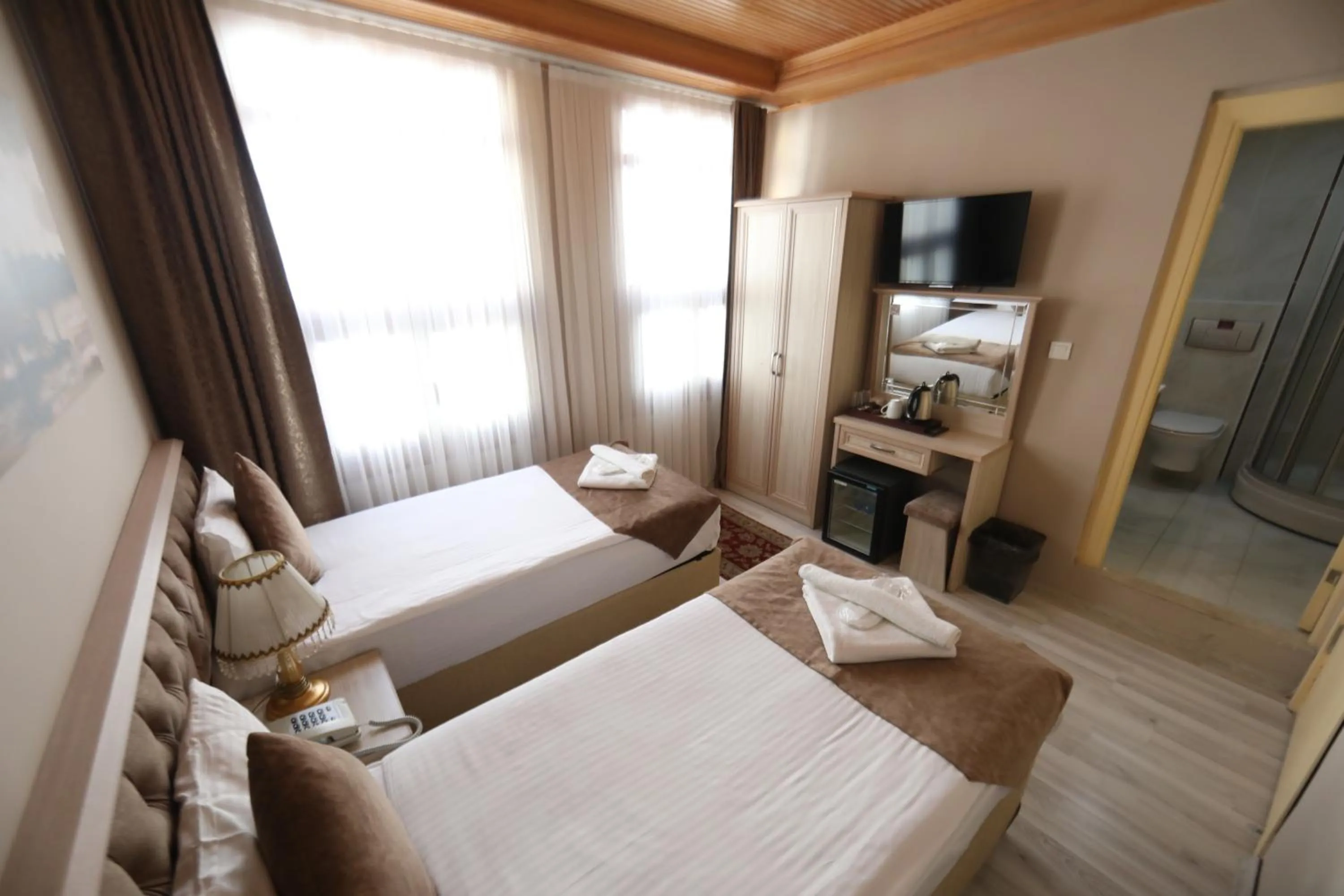 Bedroom, Bed in Sultans Royal Hotel