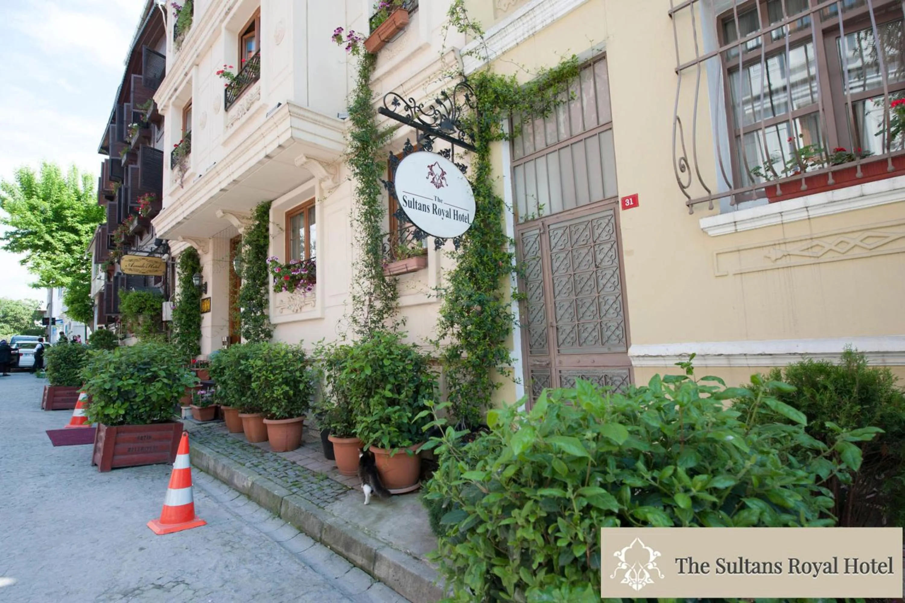 Facade/entrance in Sultans Royal Hotel