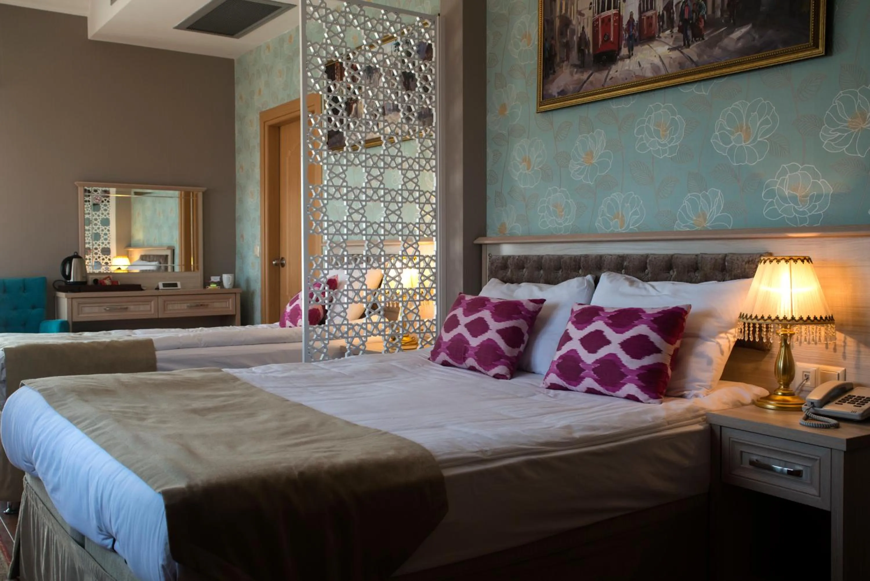 Photo of the whole room, Bed in Sultans Royal Hotel