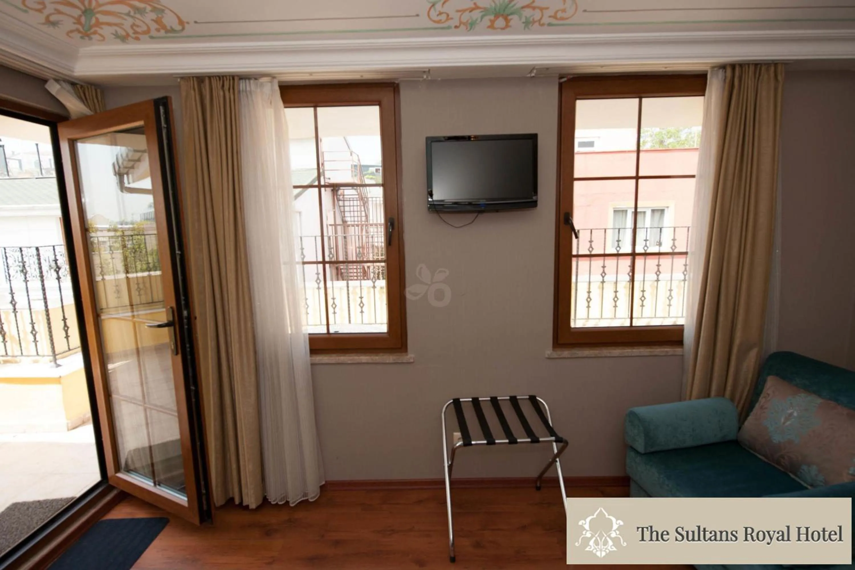 Living room in Sultans Royal Hotel