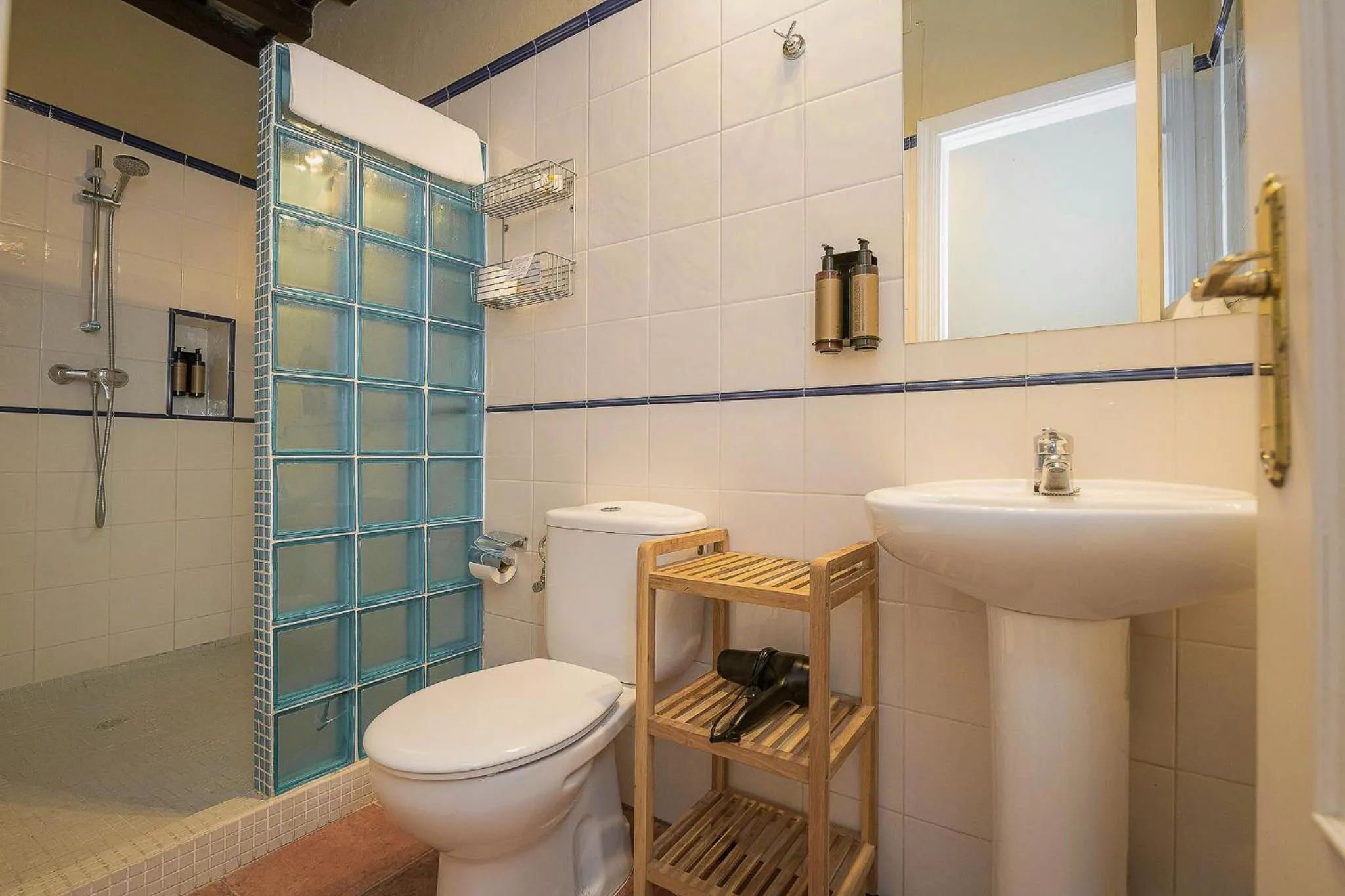 Bathroom in Las Palmeras del Califa