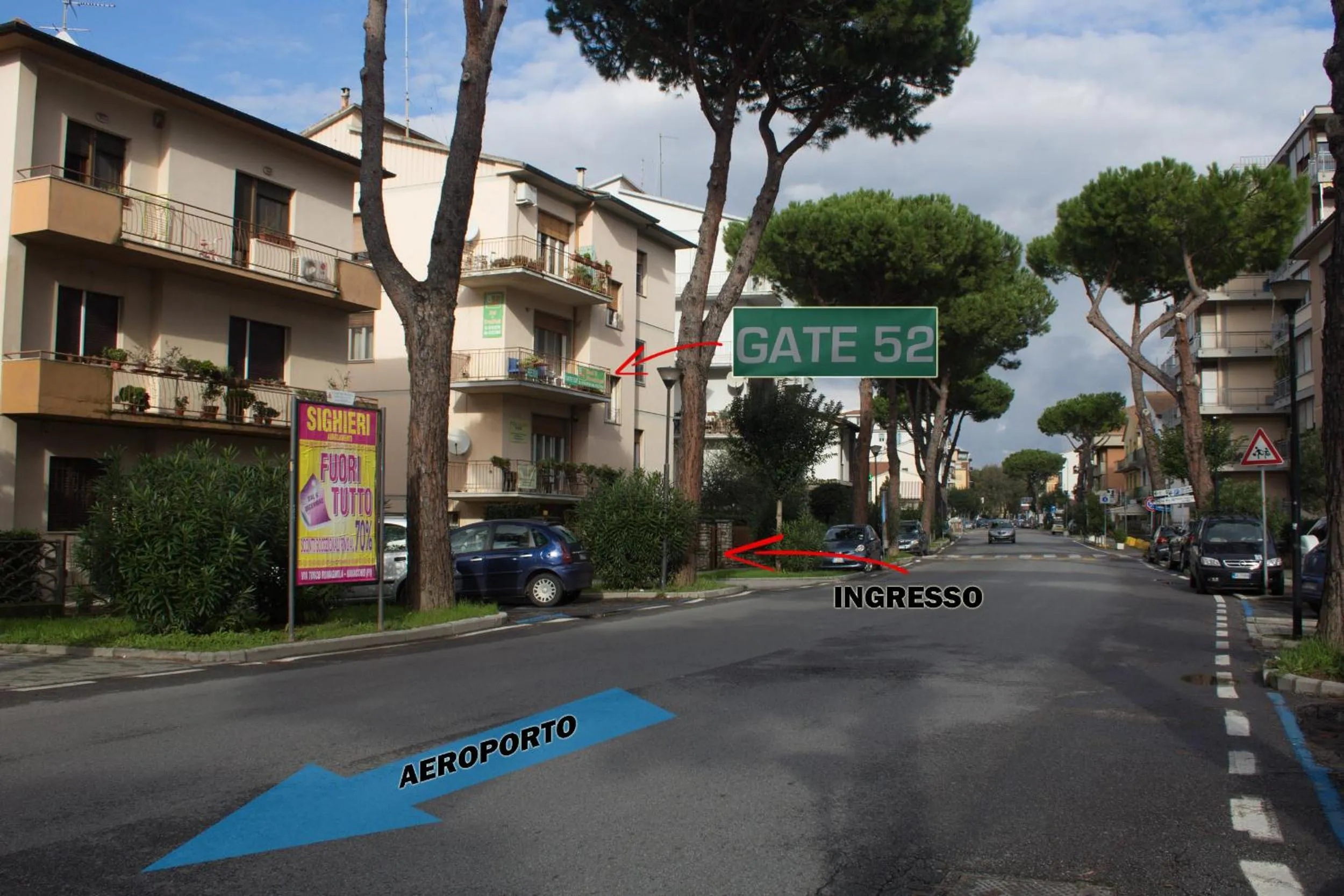 Facade/entrance in B&B Gate 52