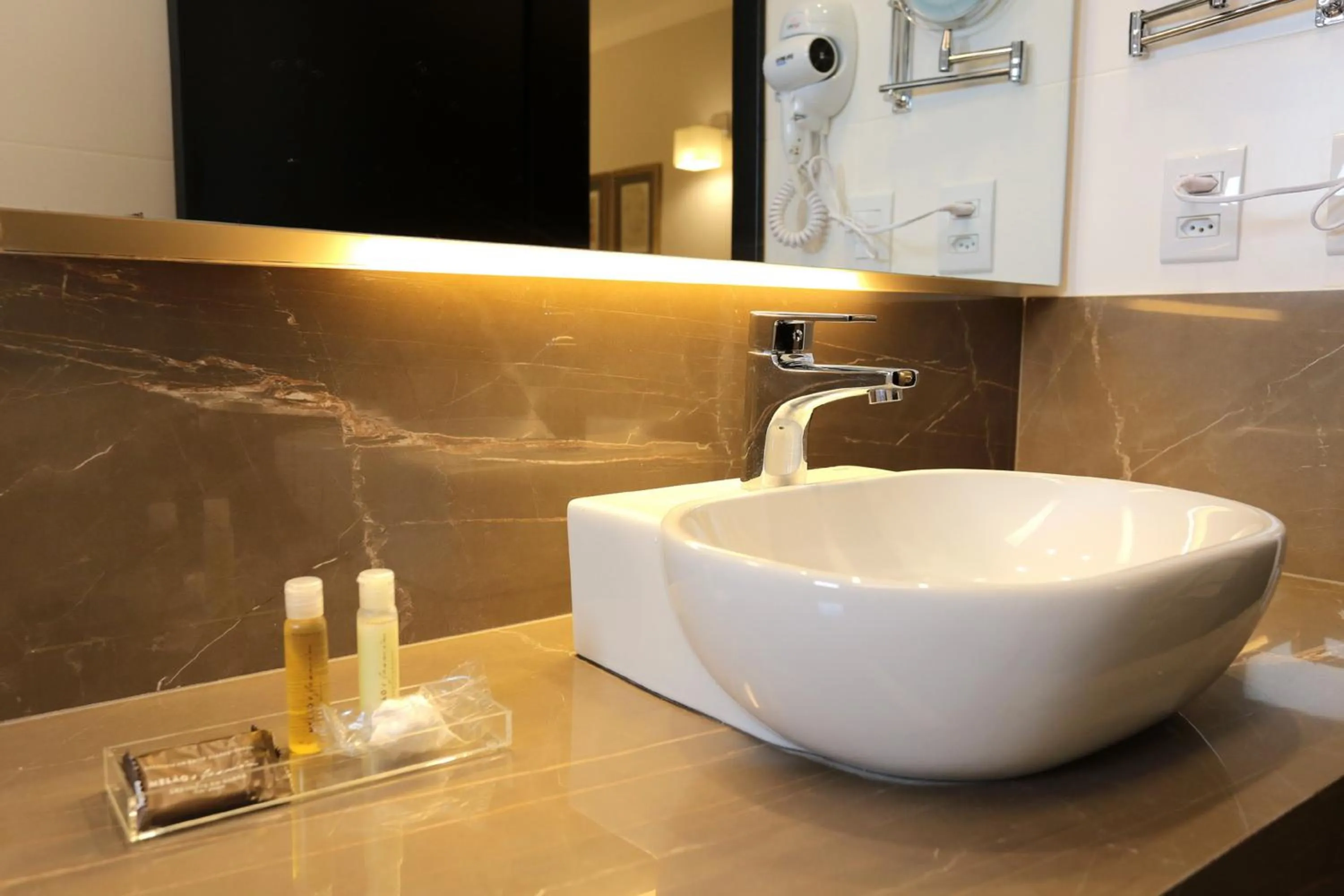 Bathroom in Oasis Plaza Hotel