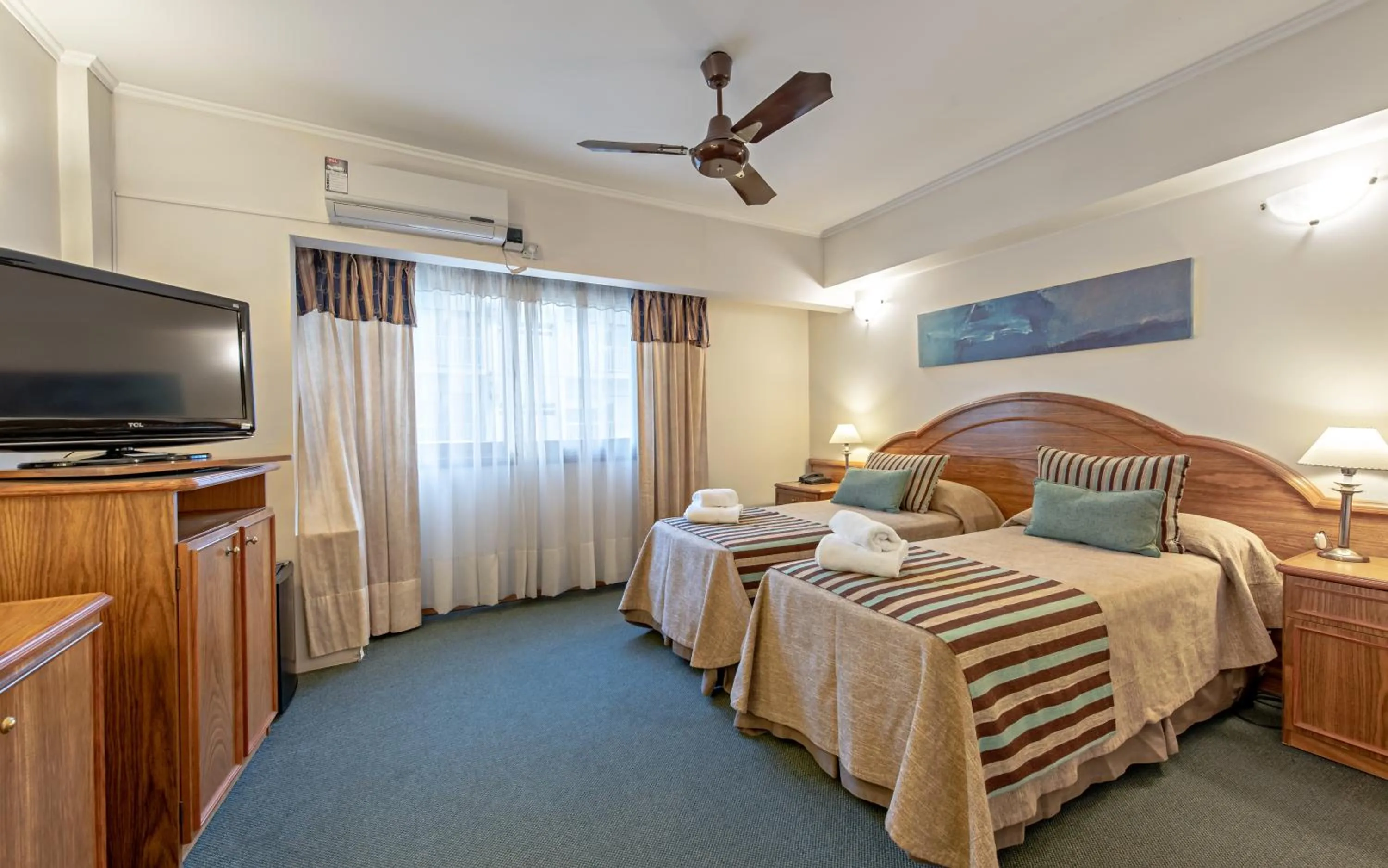 Photo of the whole room, Bed in Hotel Tronador