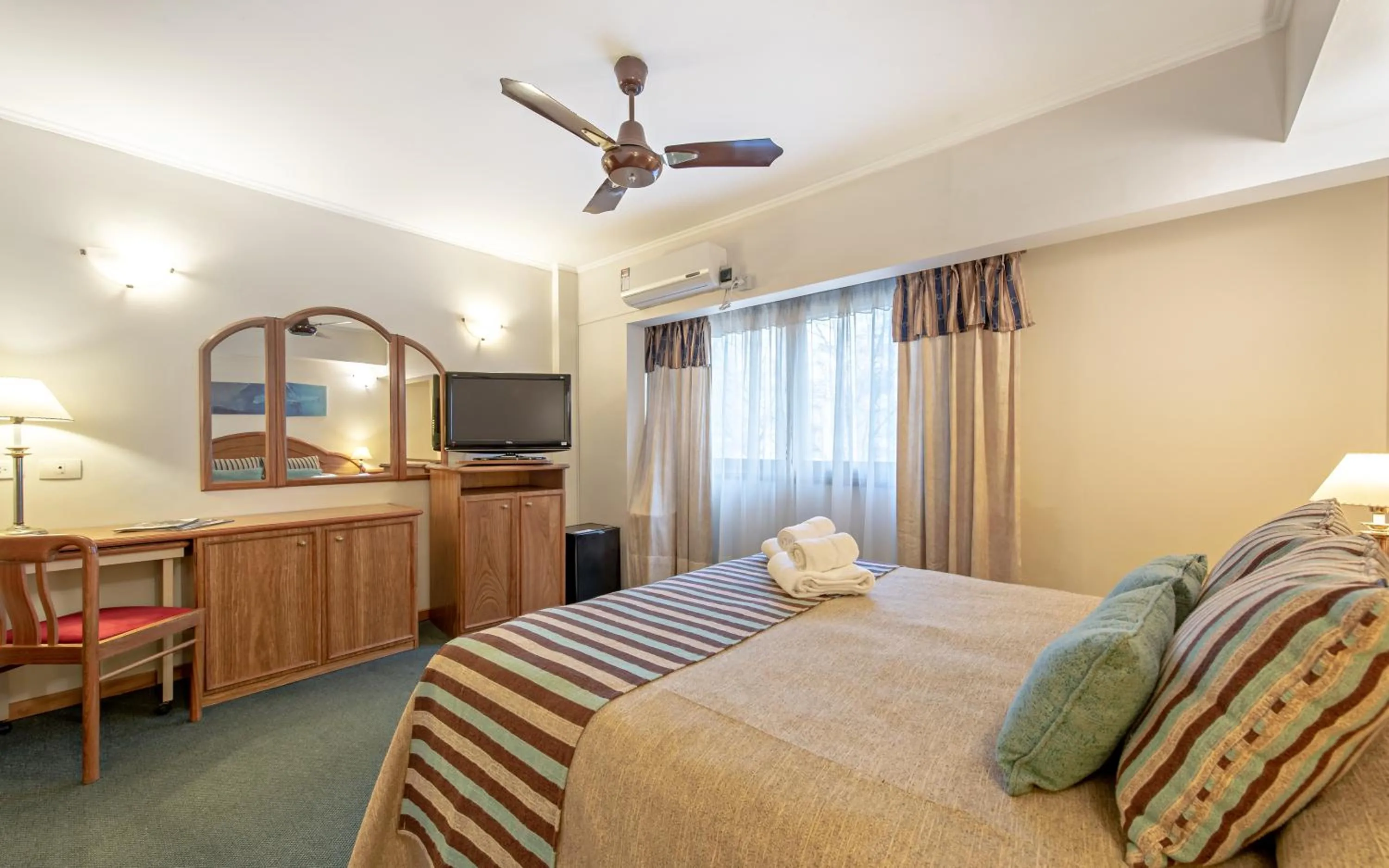 Photo of the whole room, Bed in Hotel Tronador