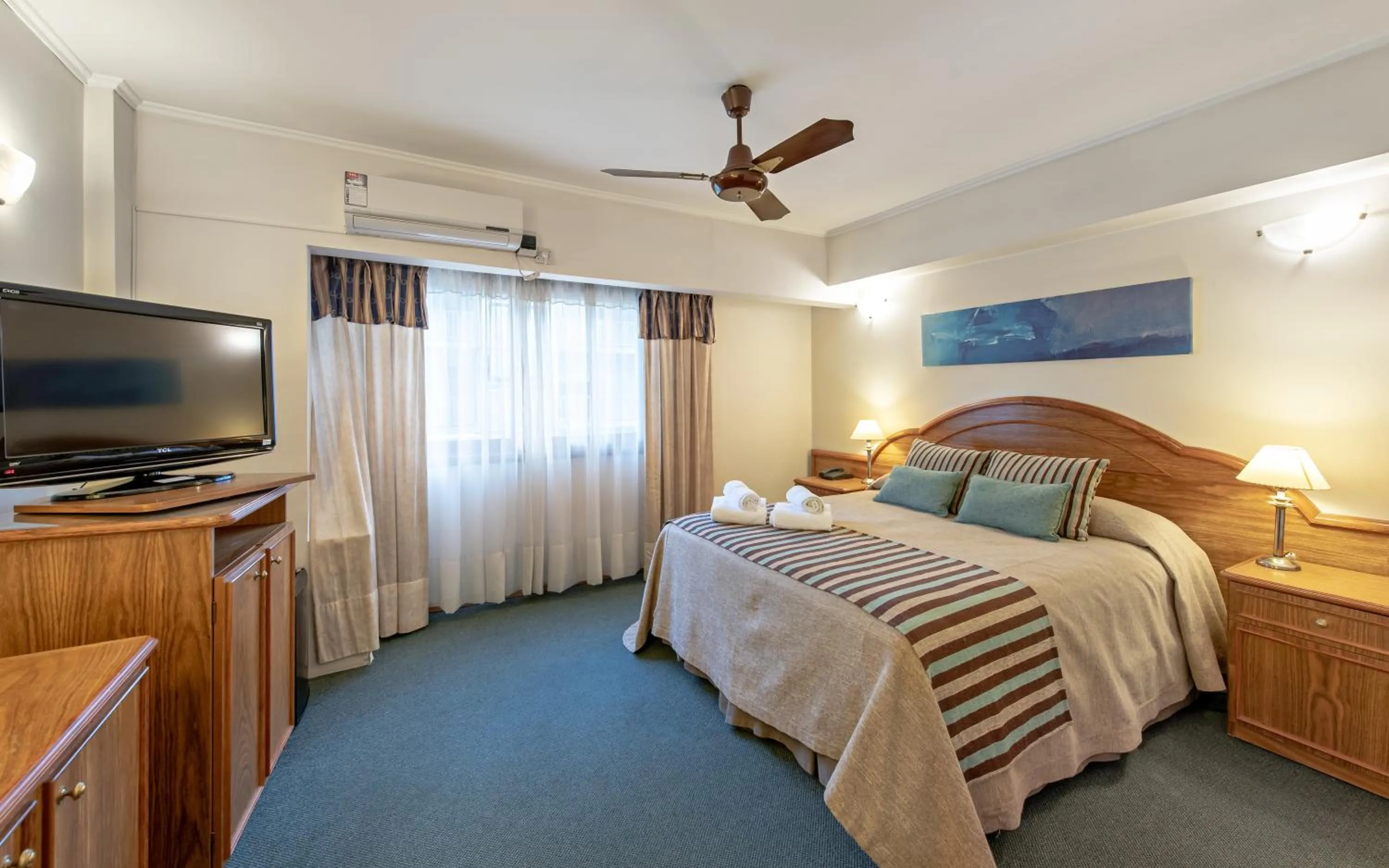 Staff, Bed in Hotel Tronador