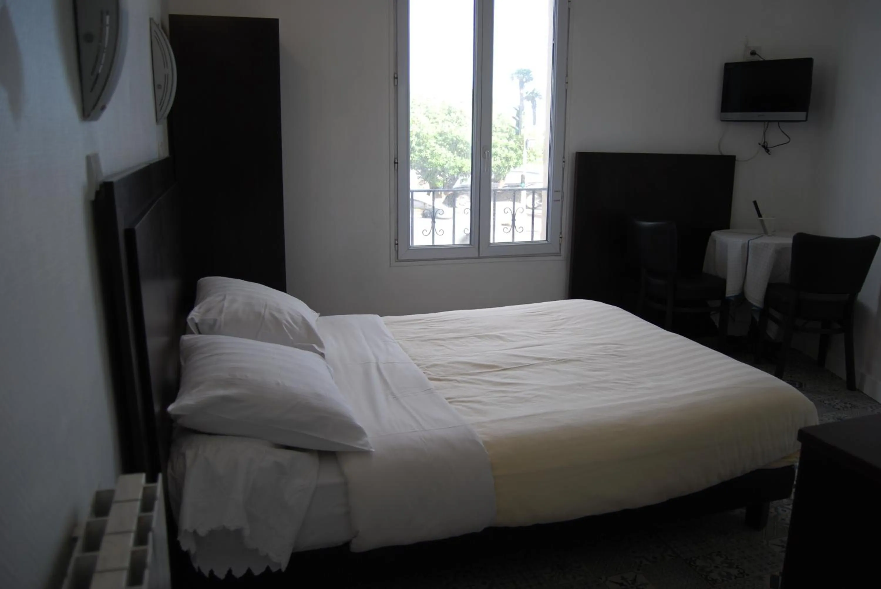 Bed in Hôtel Azur