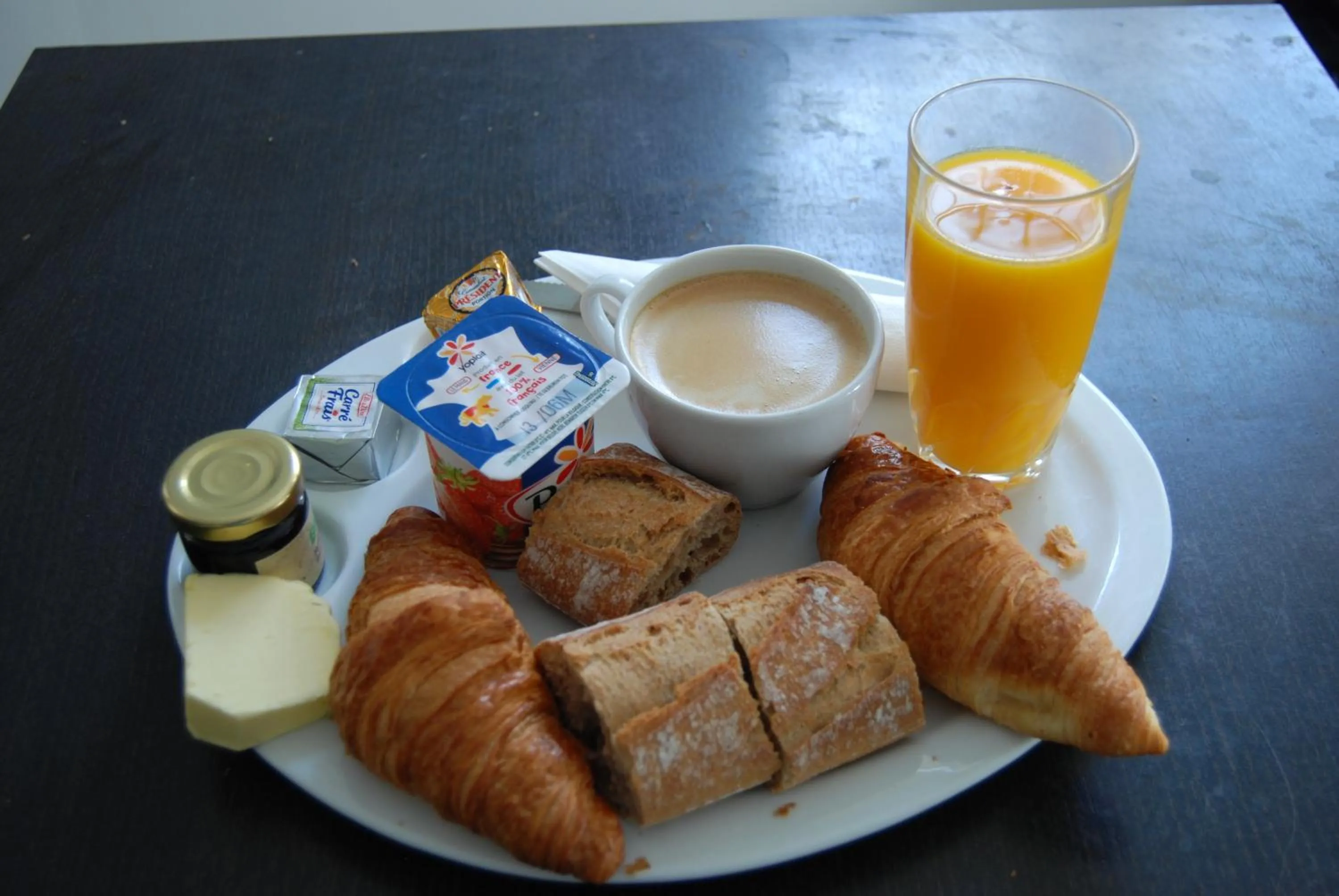 Breakfast in Hôtel Azur