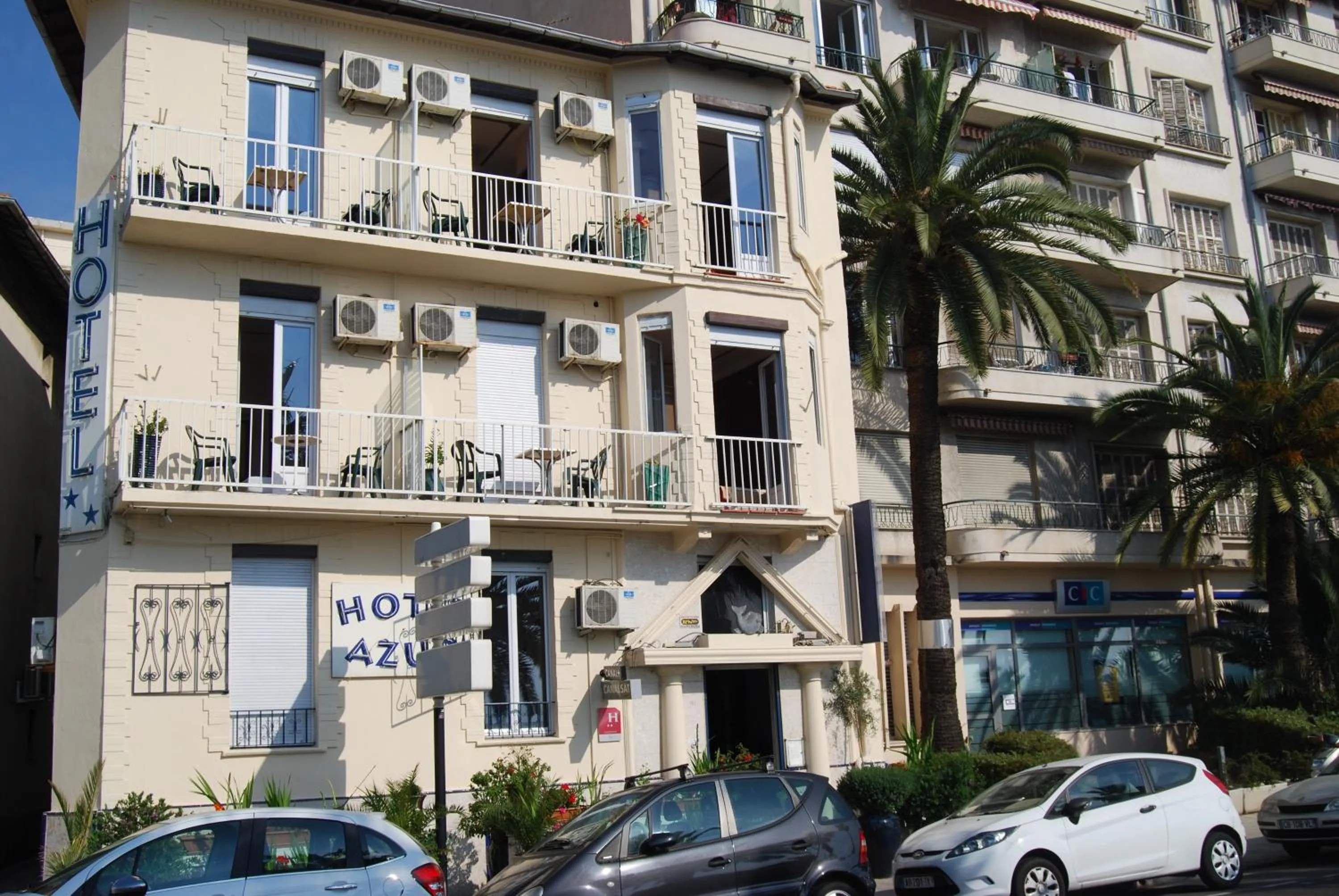 Facade/entrance in Hôtel Azur