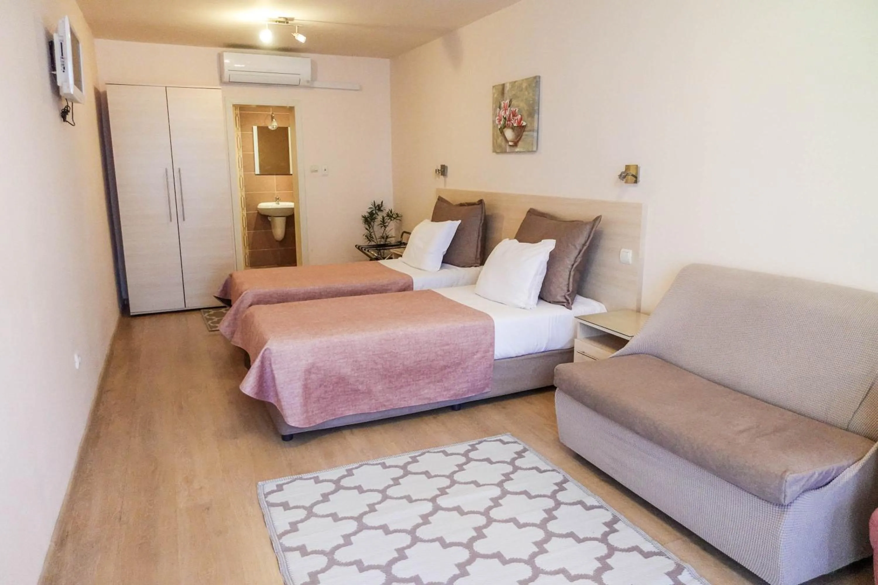 Bed in Hotel Acropolis