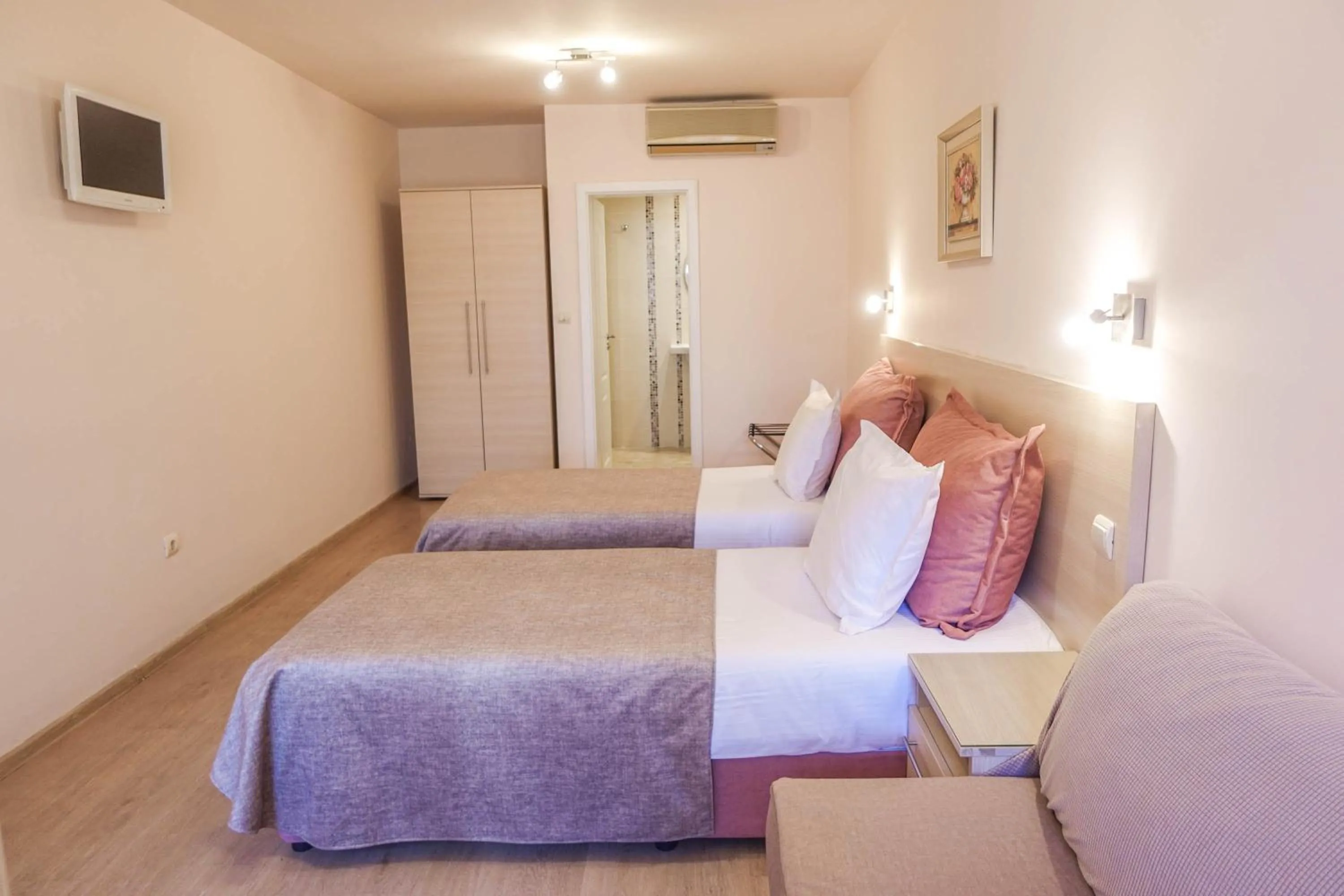 Bed in Hotel Acropolis