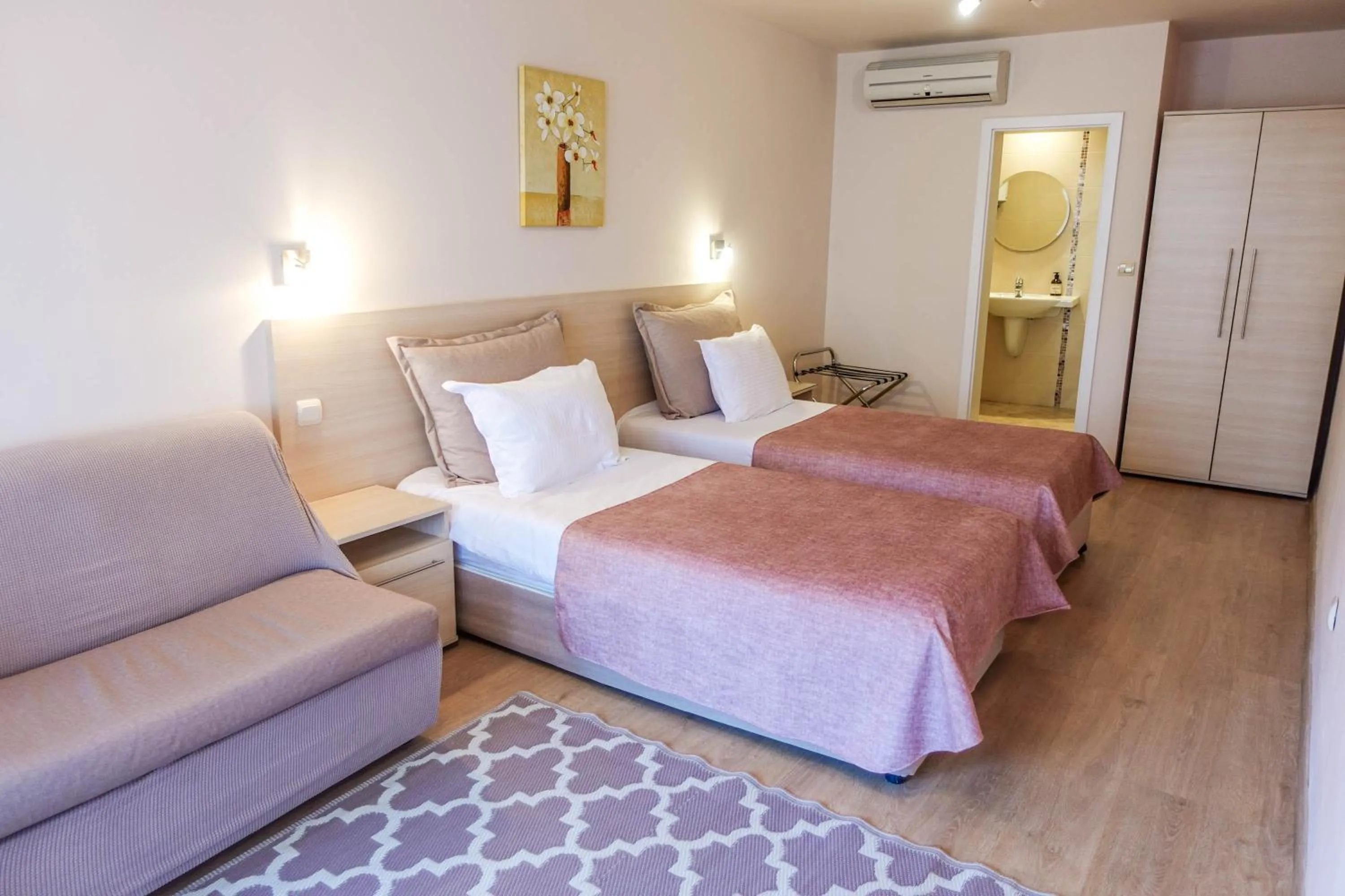 Bed in Hotel Acropolis