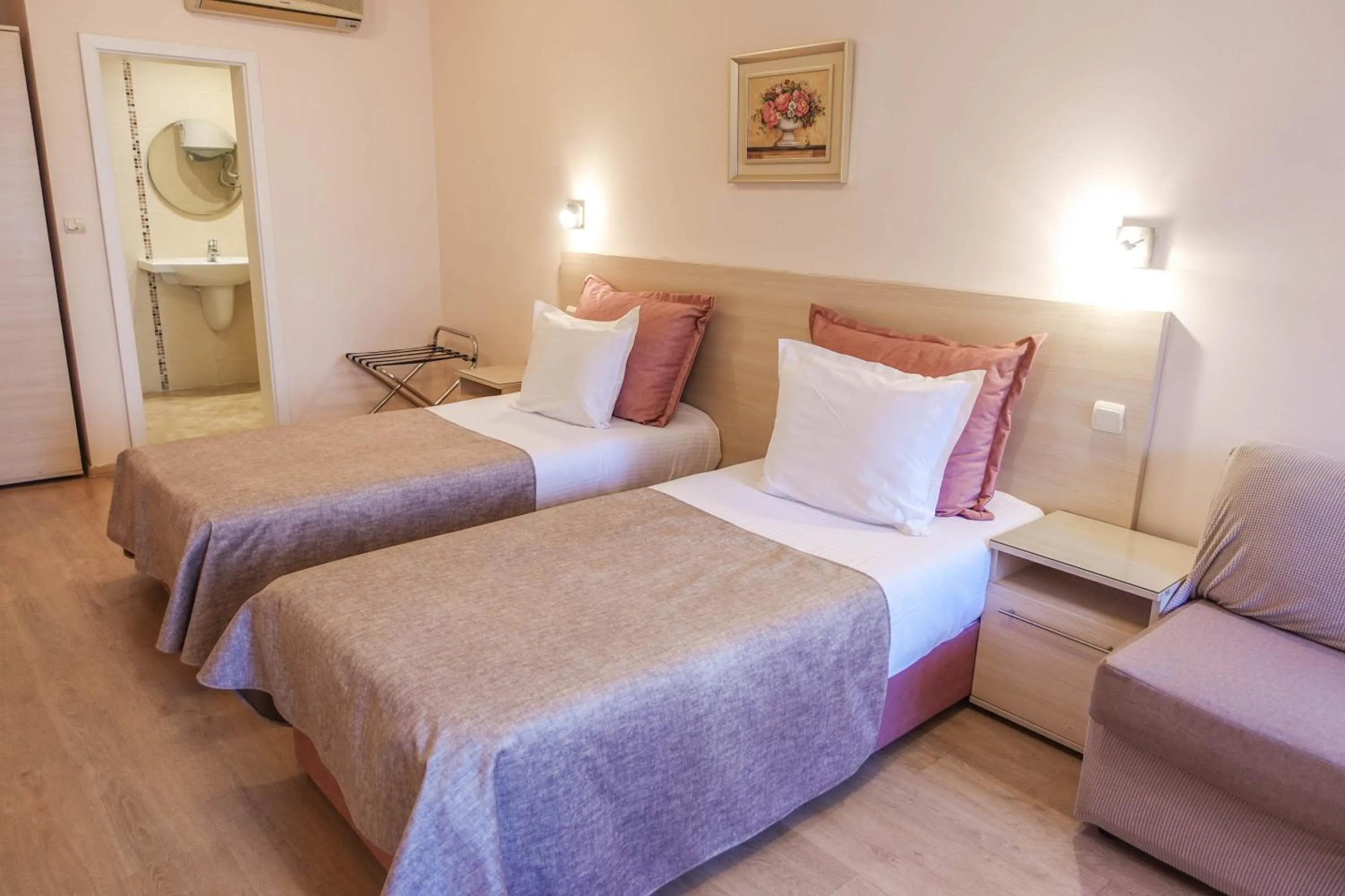 Bed in Hotel Acropolis