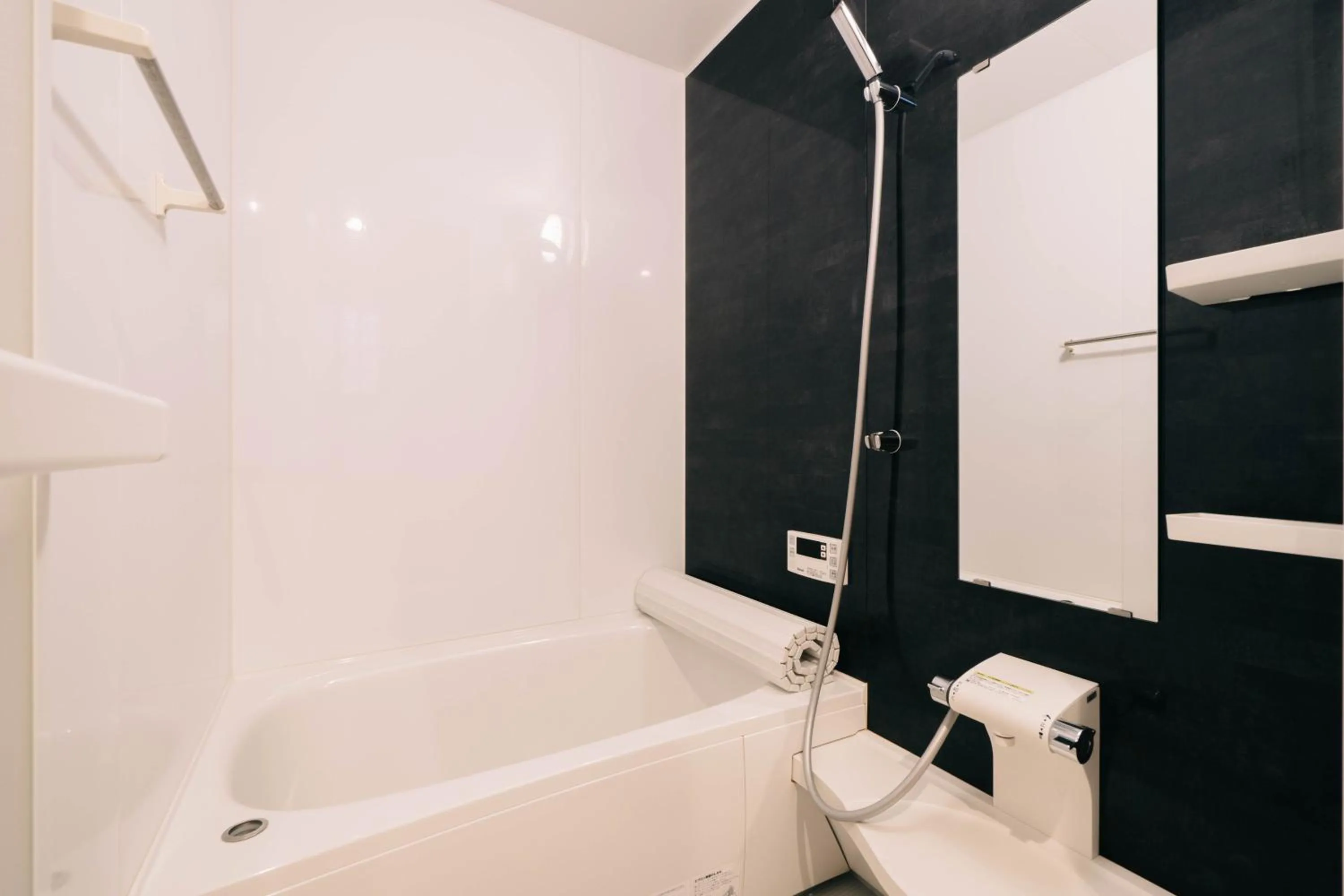 Shower in Miro Saiinnishi Imadacho Tei