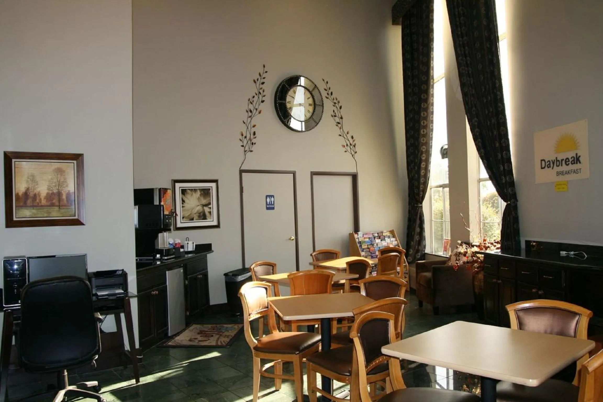 Lobby or reception in Days Inn by Wyndham Rocklin/Sacramento