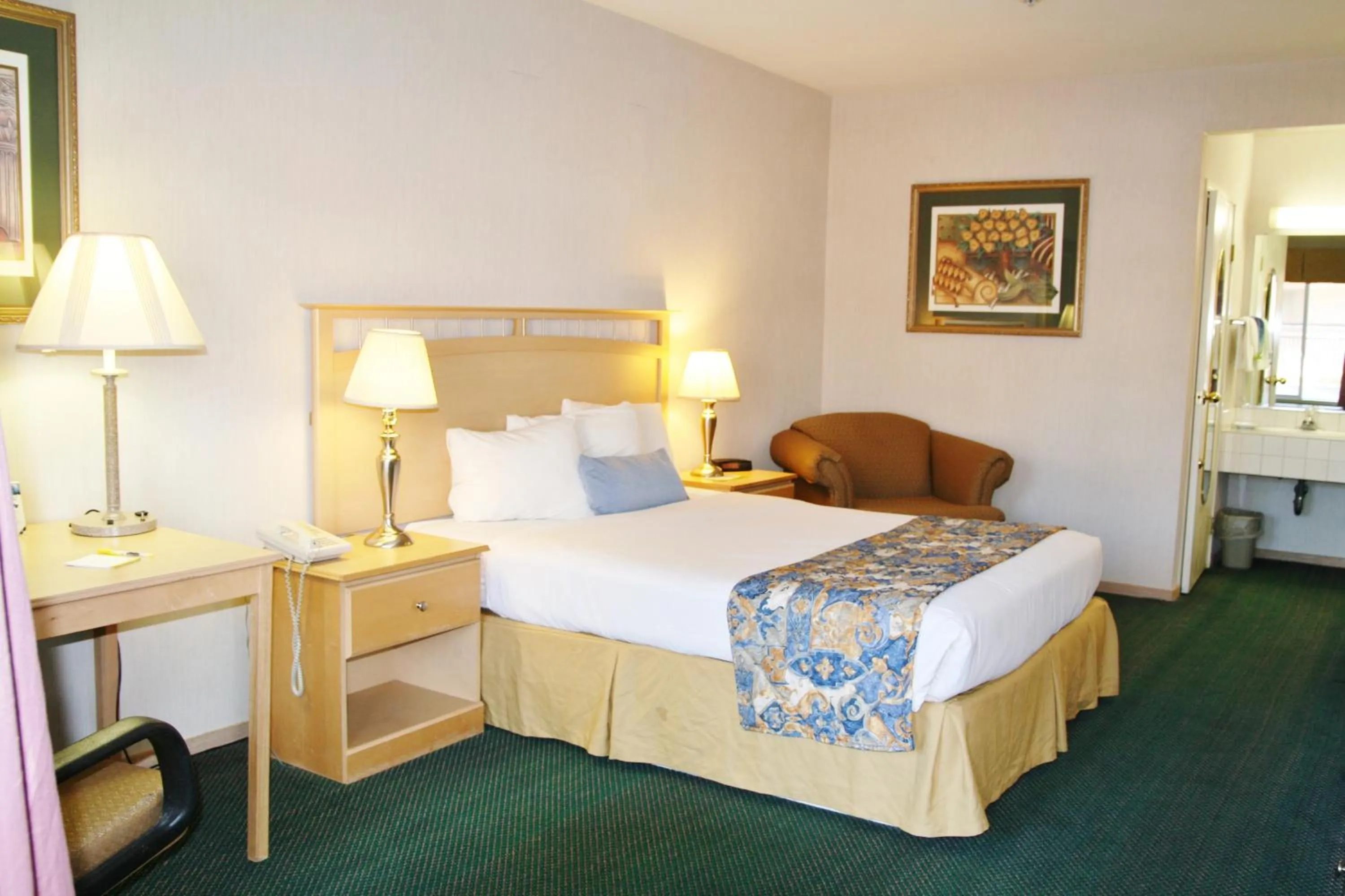 Bed in Days Inn by Wyndham Rocklin/Sacramento
