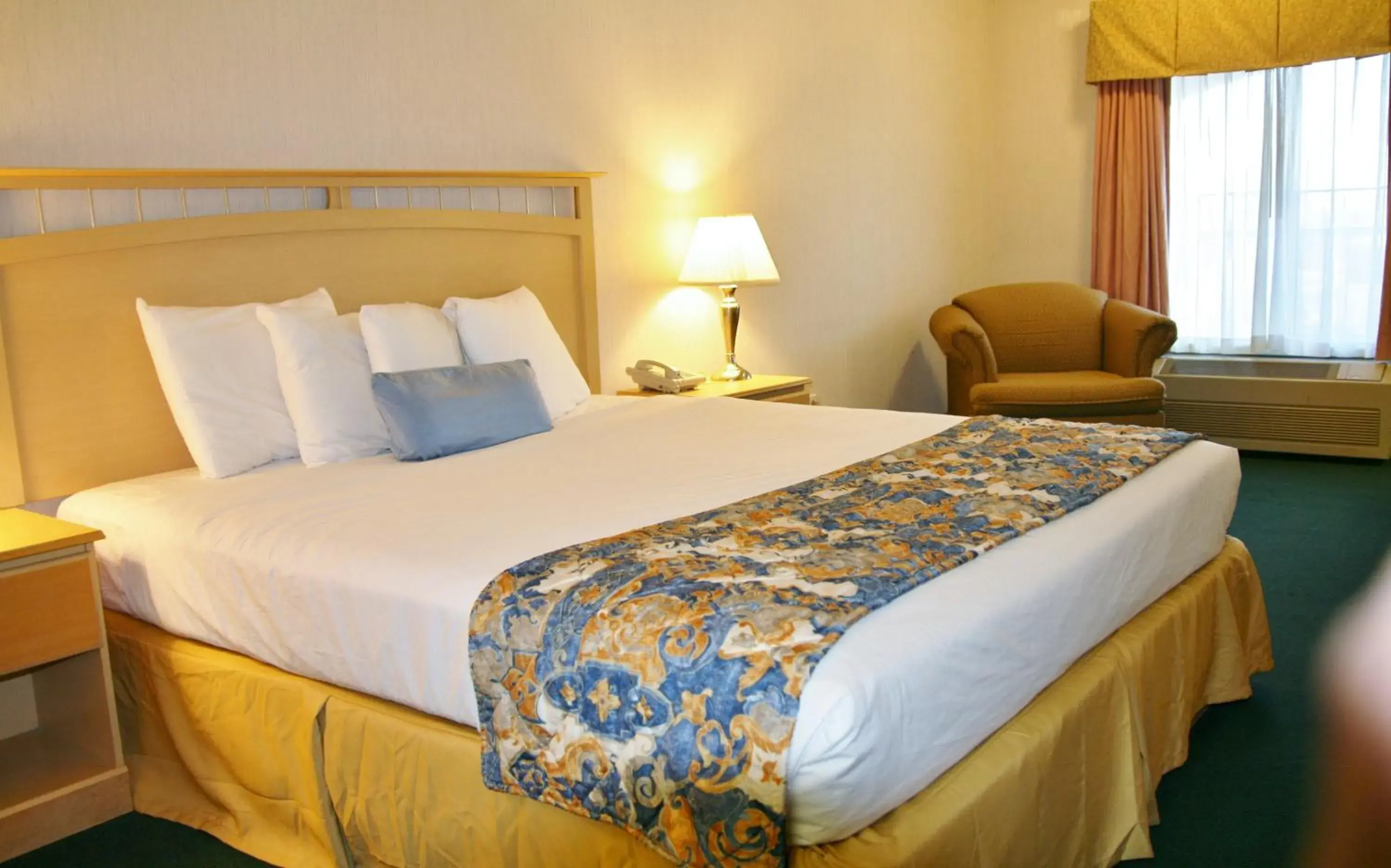 Bed in Days Inn by Wyndham Rocklin/Sacramento Bed in Days Inn by Wyndham Rocklin/Sacramento