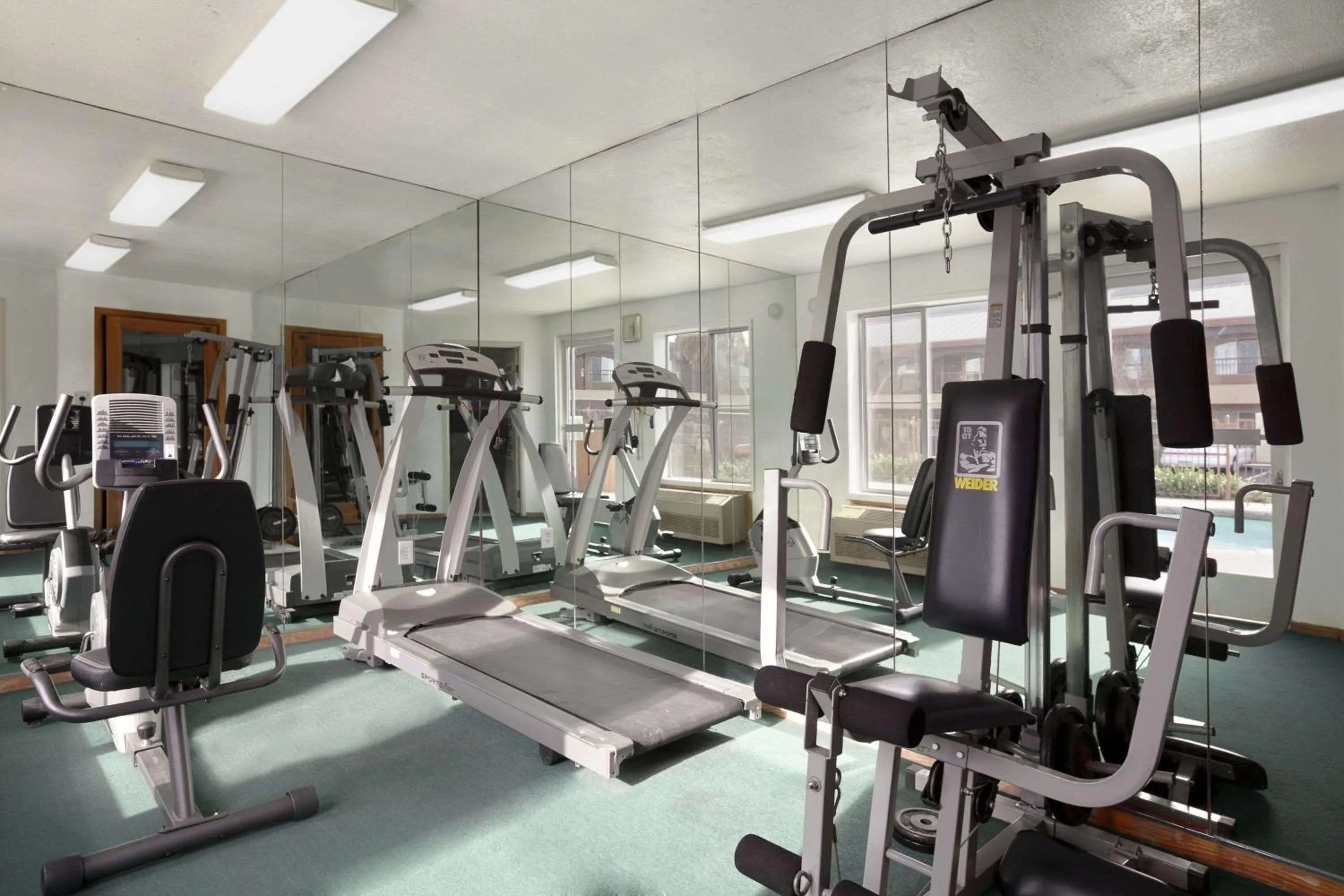 Fitness centre/facilities in Days Inn by Wyndham Rocklin/Sacramento